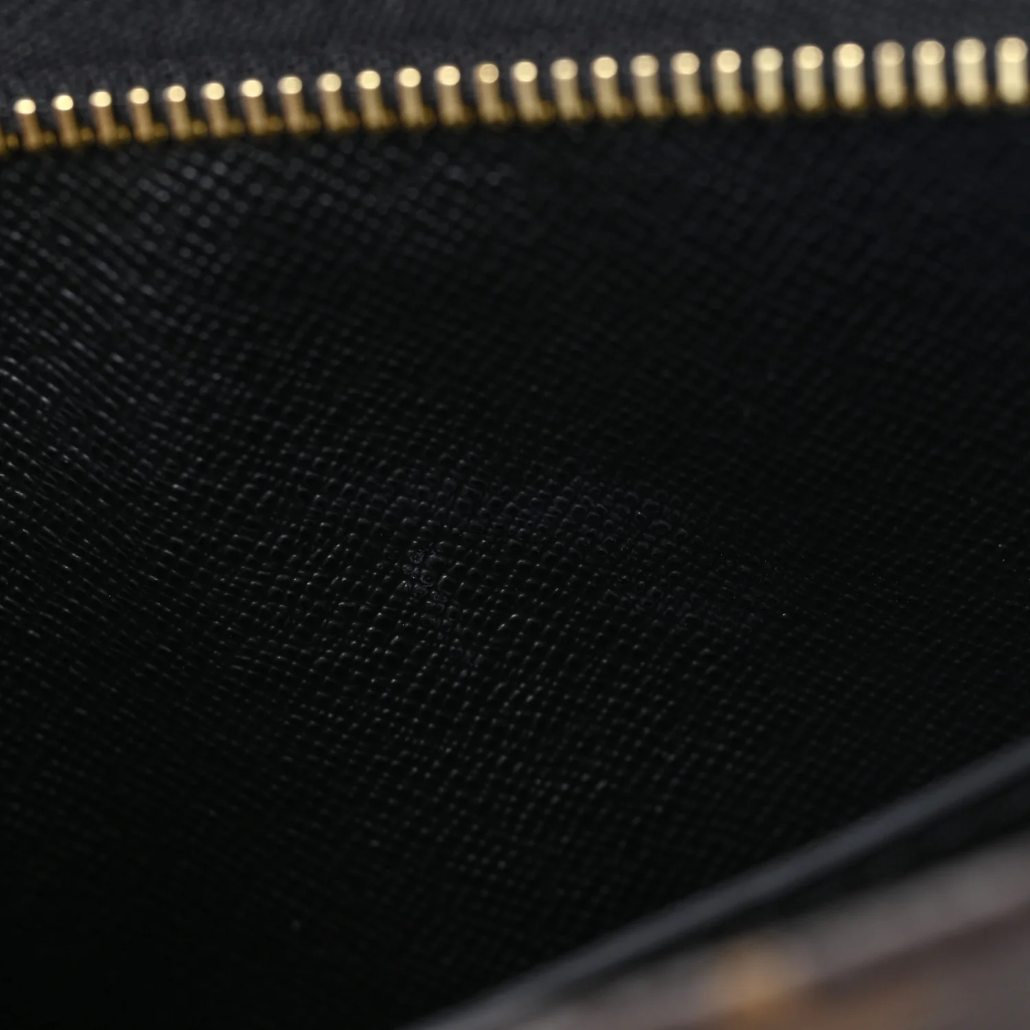 Monogram Poche Toilette NM - Image 8