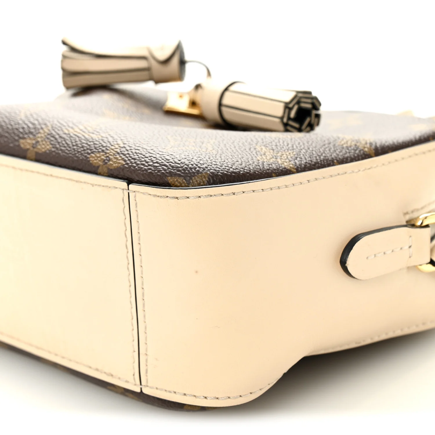 Monogram Saintonge Creme - Image 10