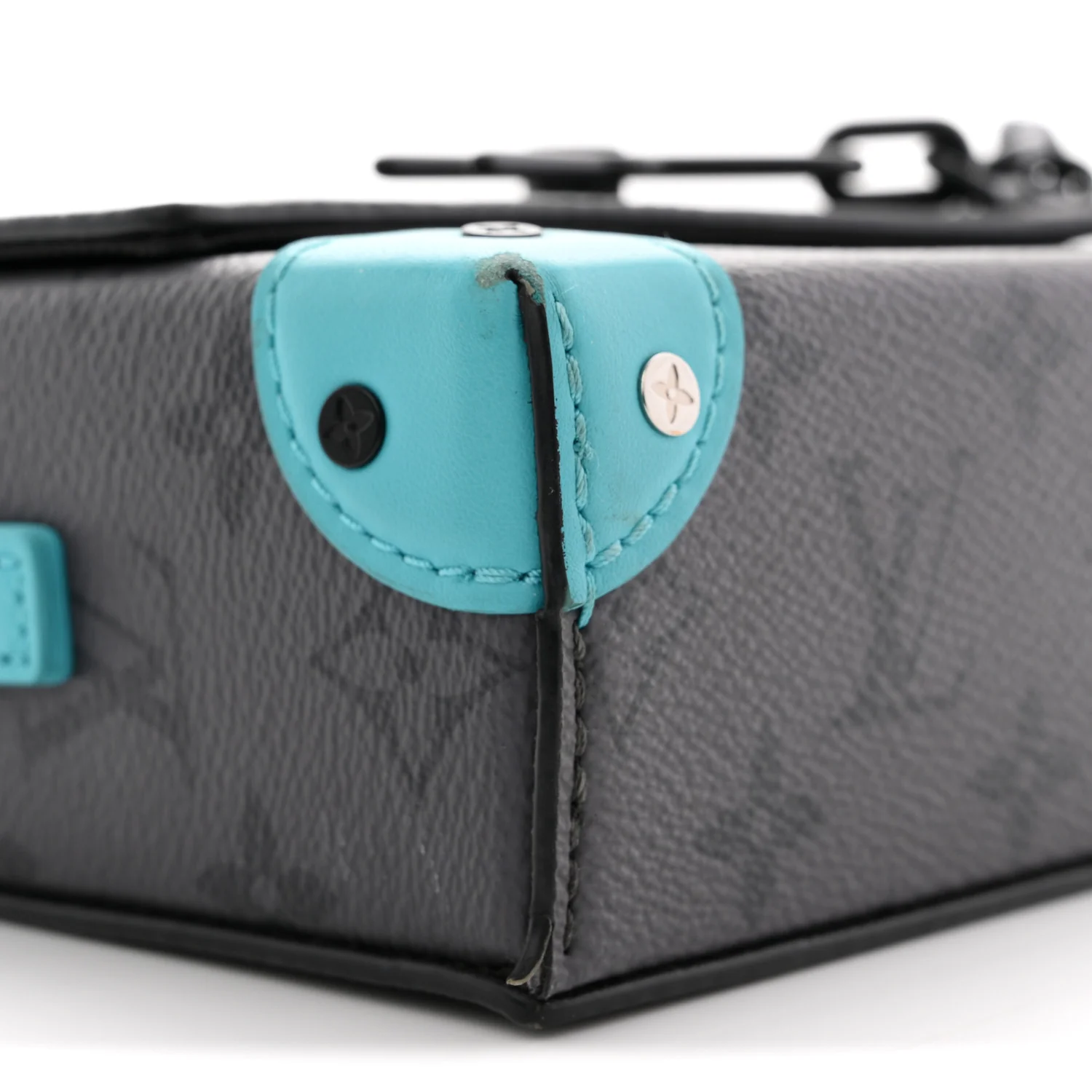 Reverse Monogram Eclipse Steamer Wearable Wallet Turquoise - Image 8