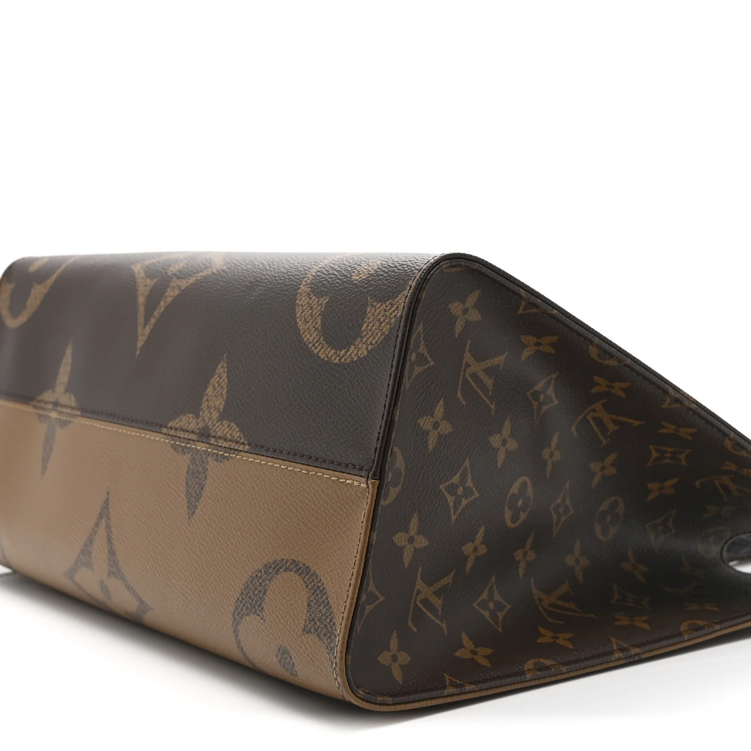 Reverse Monogram Giant Onthego MM - Image 10