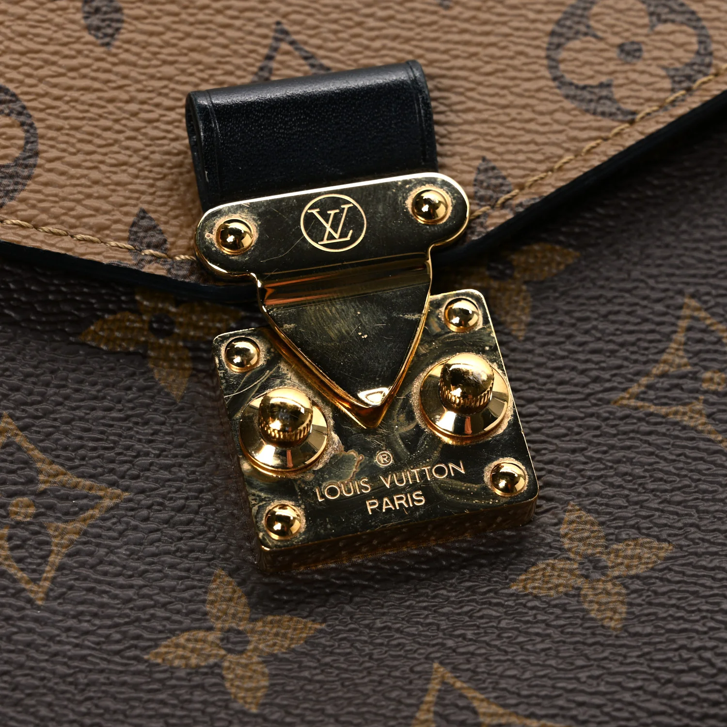 Reverse Monogram Pochette Metis - Image 11