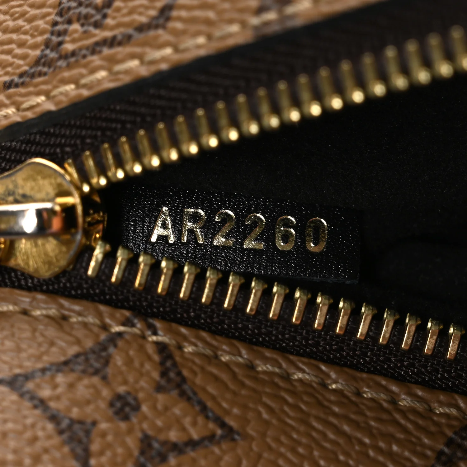 Reverse Monogram Pochette Metis - Image 7