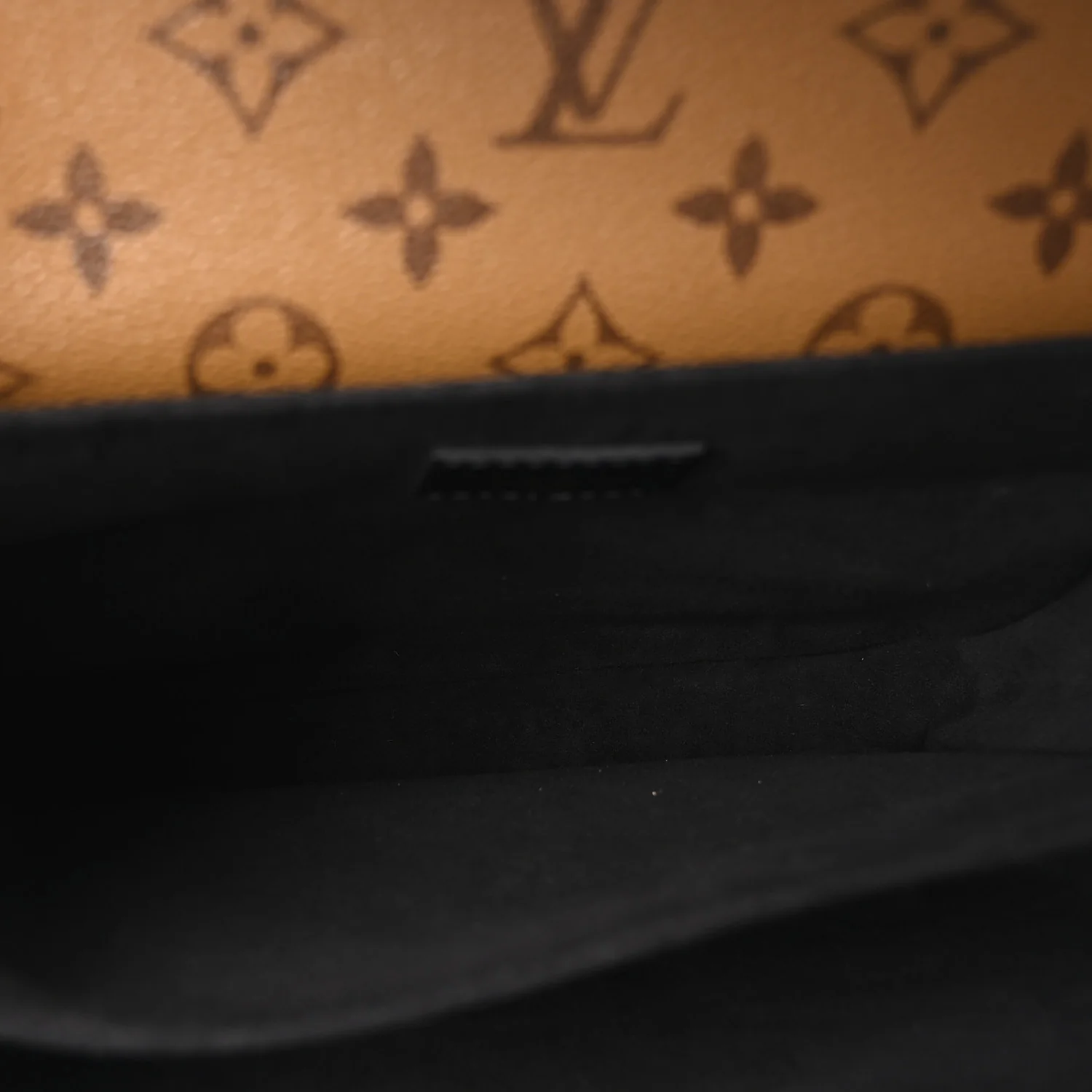 Reverse Monogram Pochette Metis - Image 5
