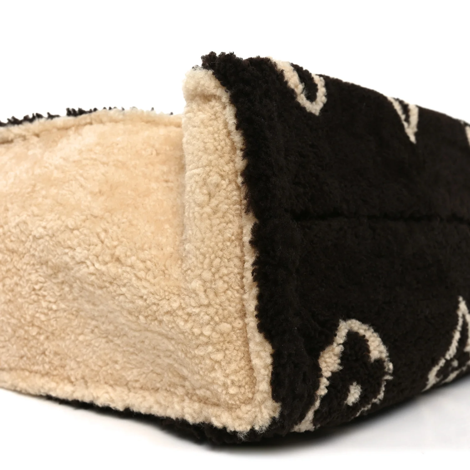 Shearling Monogram Giant Teddy Onthego GM Black White - Image 7