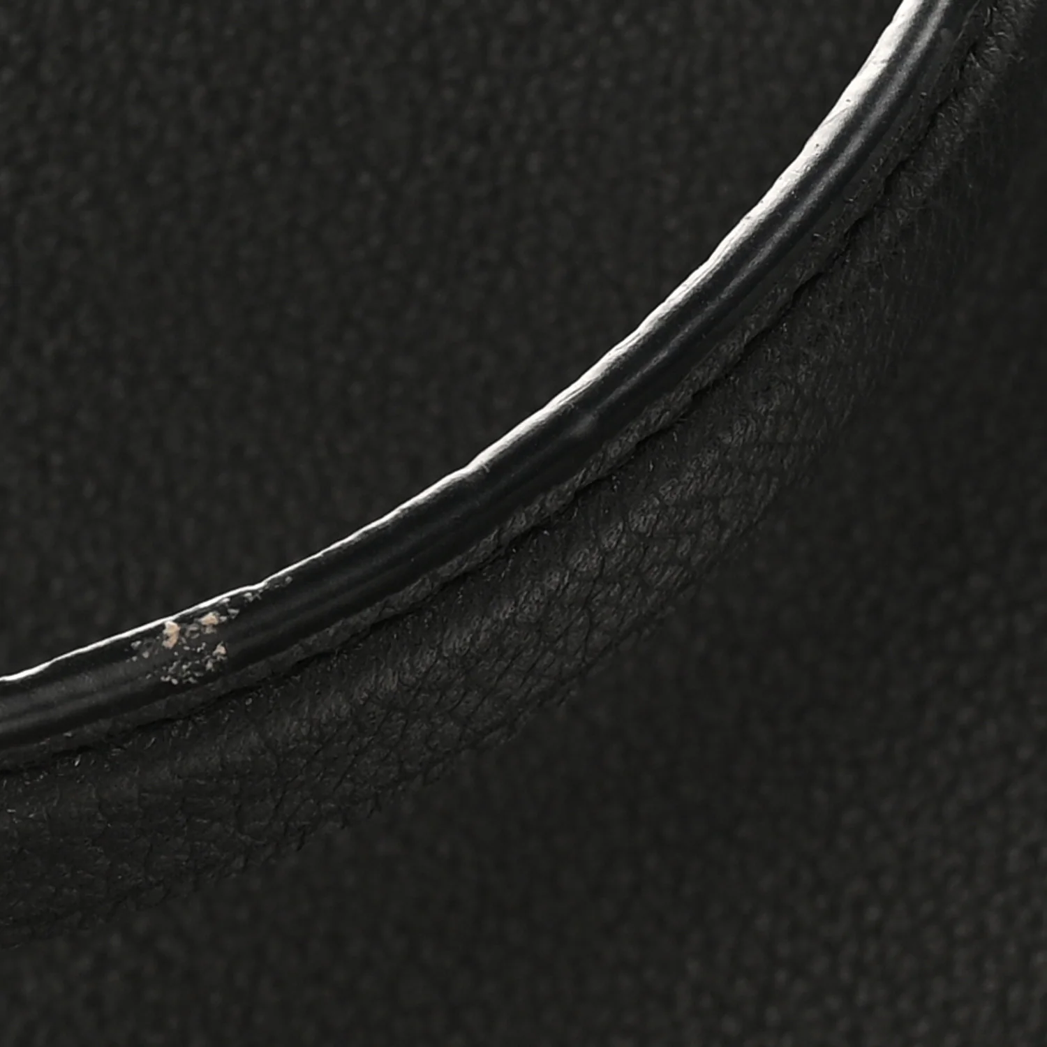 Soft Calfskin Lockme Ever MM Black - Image 11