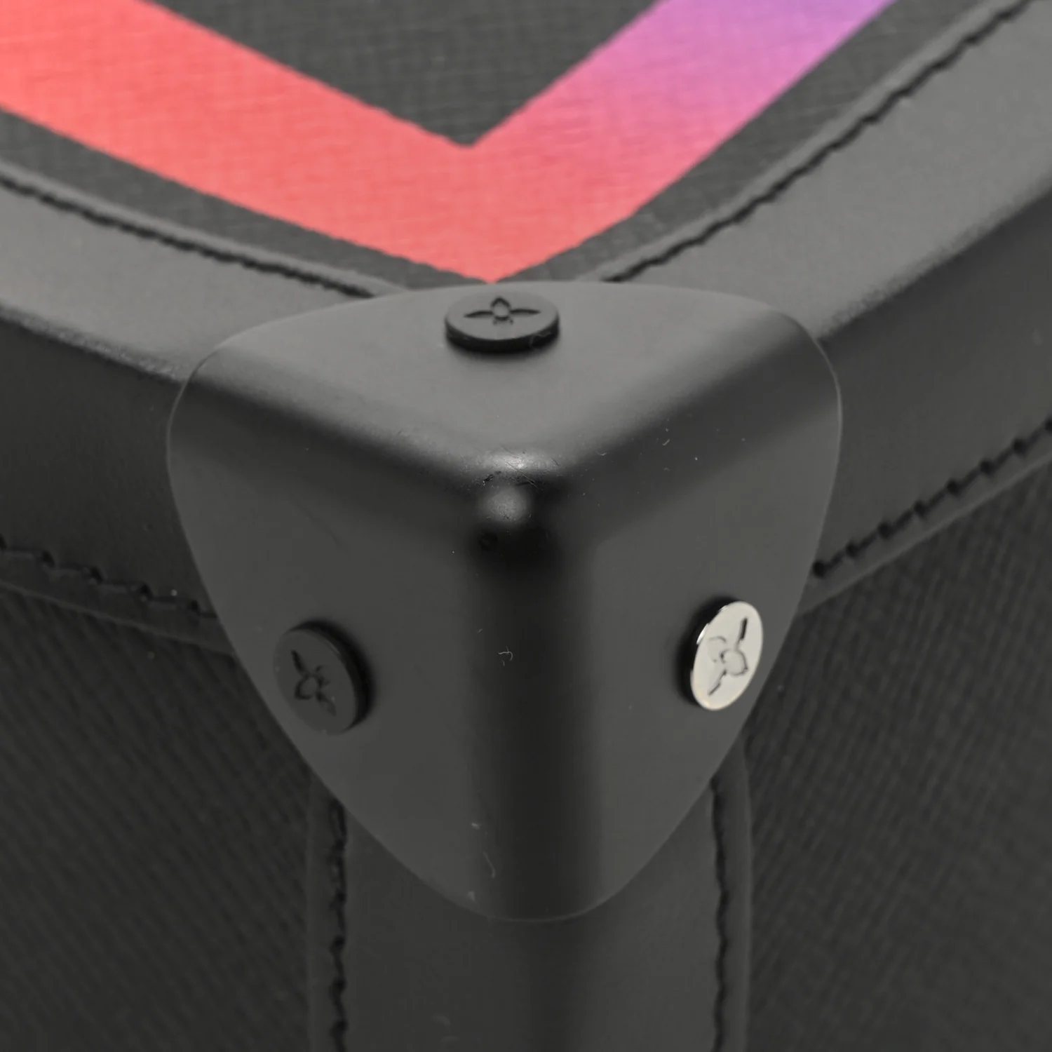 Taiga Rainbow Soft Trunk Black - Image 10