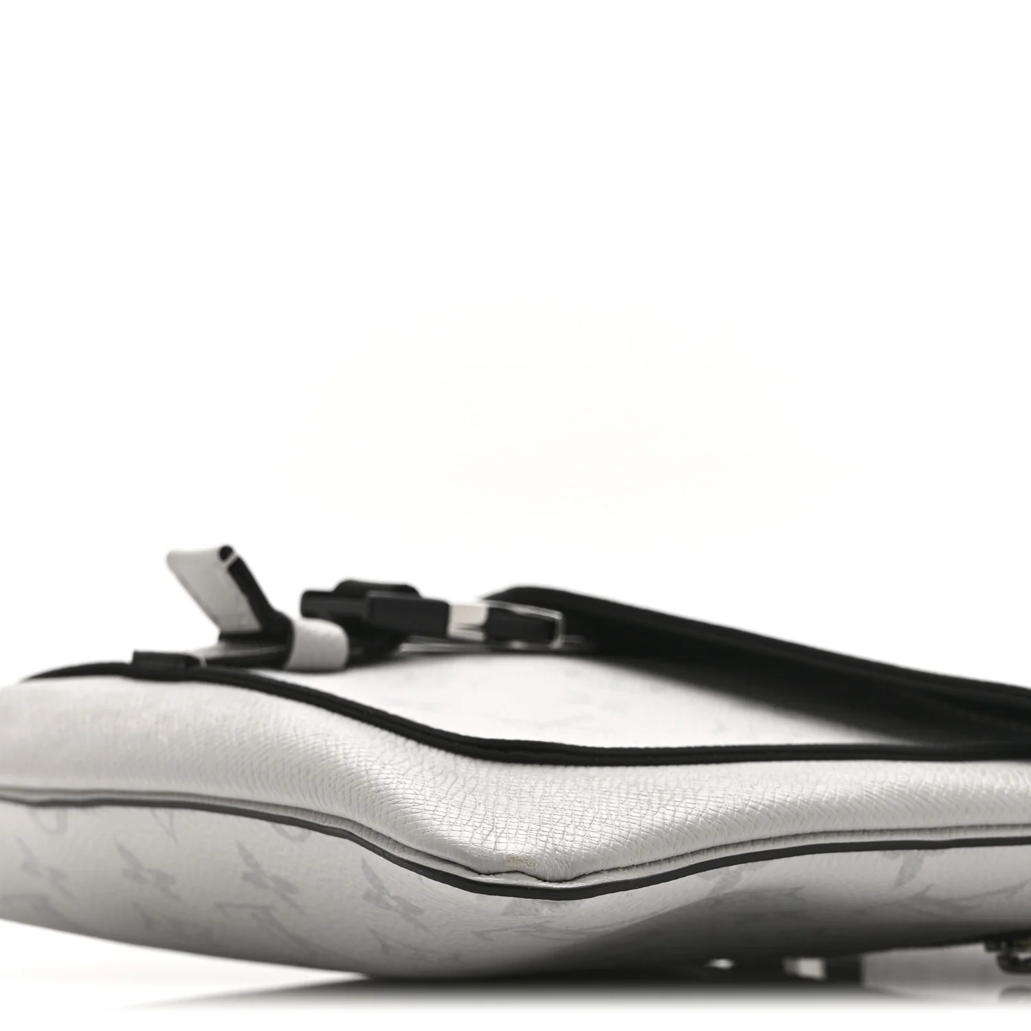 Taigarama Outdoor Flap Messenger White - Image 10