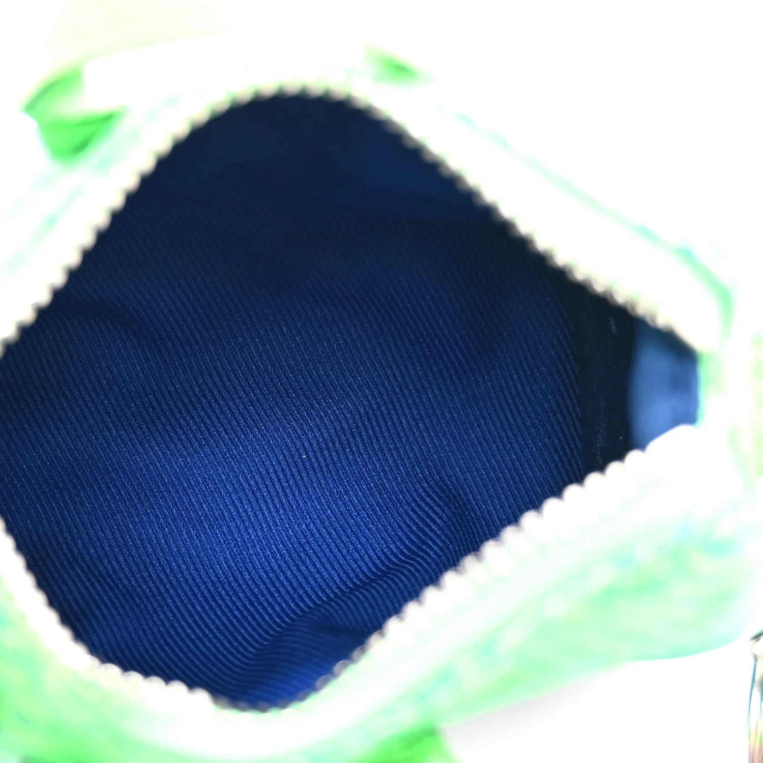 Taurillon Illusion Mini Keepall Earphones Pouch Bleu Vert - Image 5