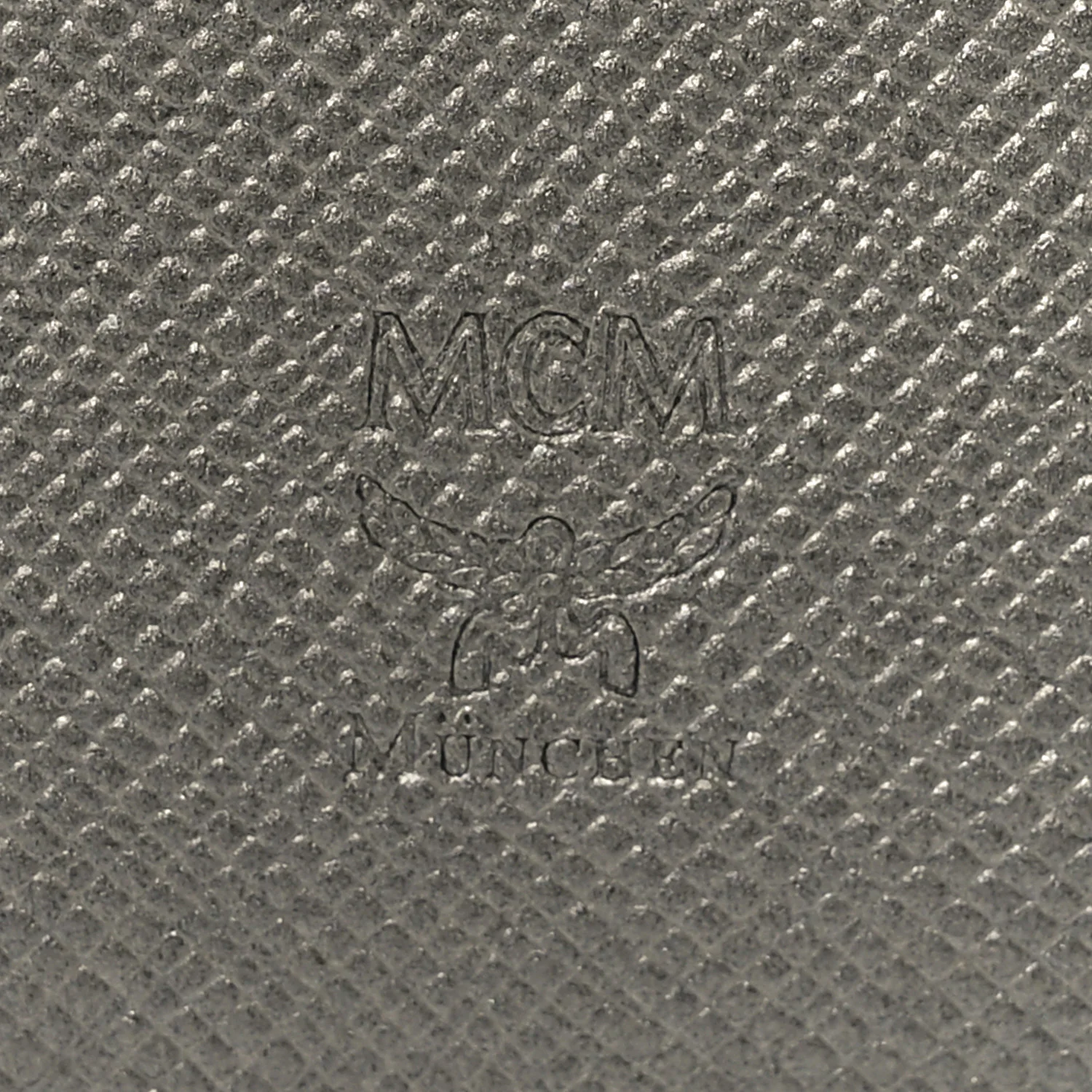 Metallic Visetos Rabbit Passport Holder Silver - Image 6