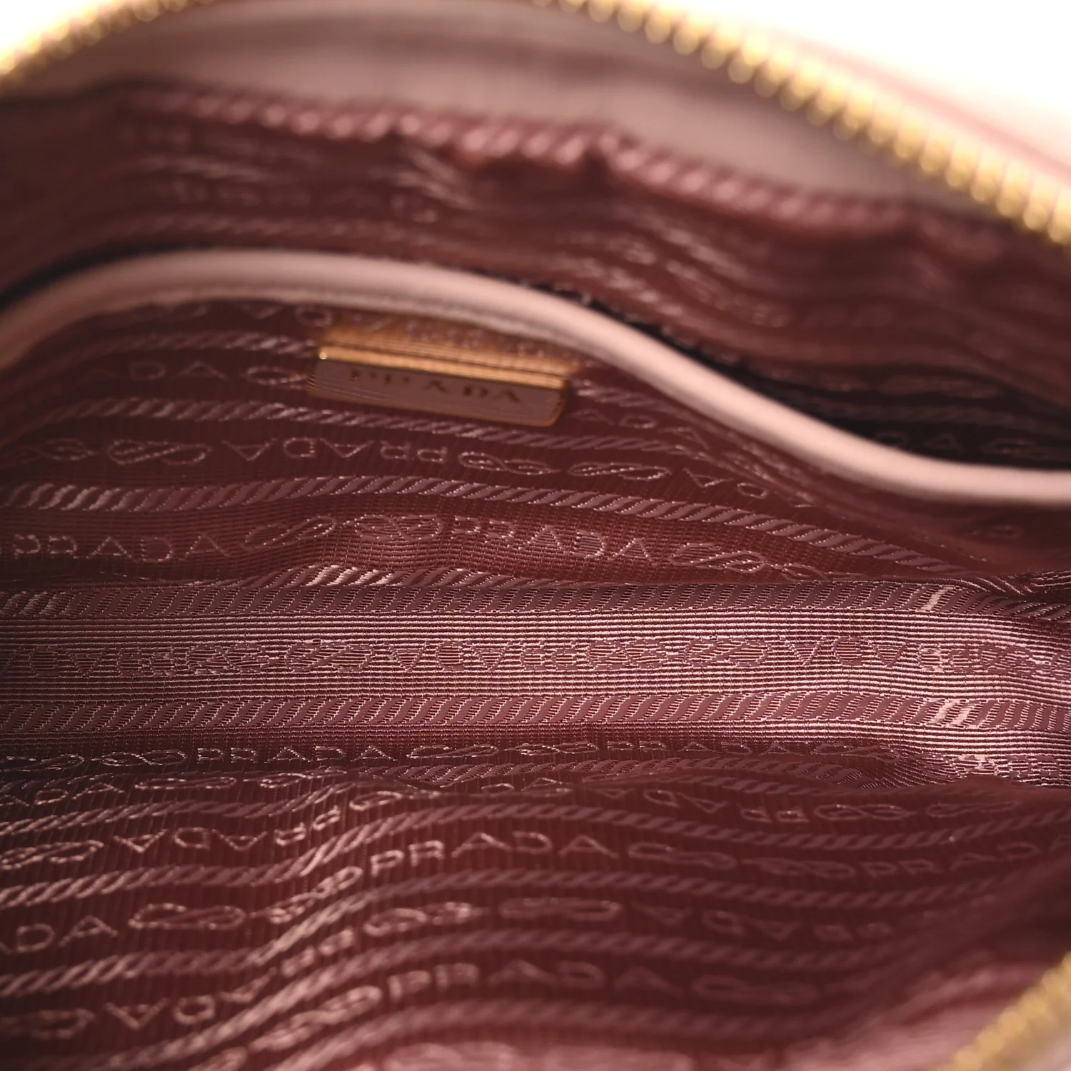 Nappa Gaufre Camera Bag Cipria - Image 5