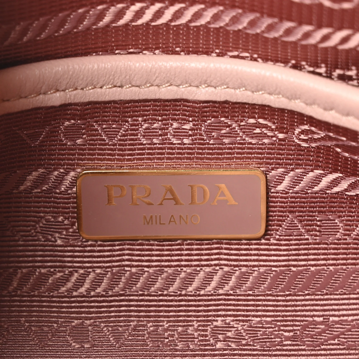 Nappa Gaufre Camera Bag Cipria - Image 6