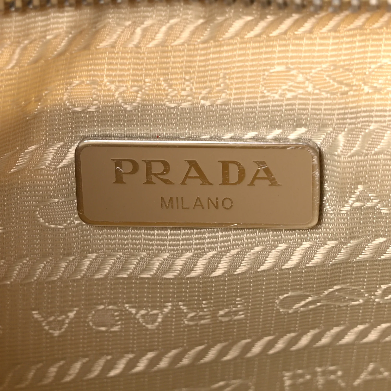 Nylon Saffiano Re-Edition 2005 Shoulder Bag Ananas - Image 6