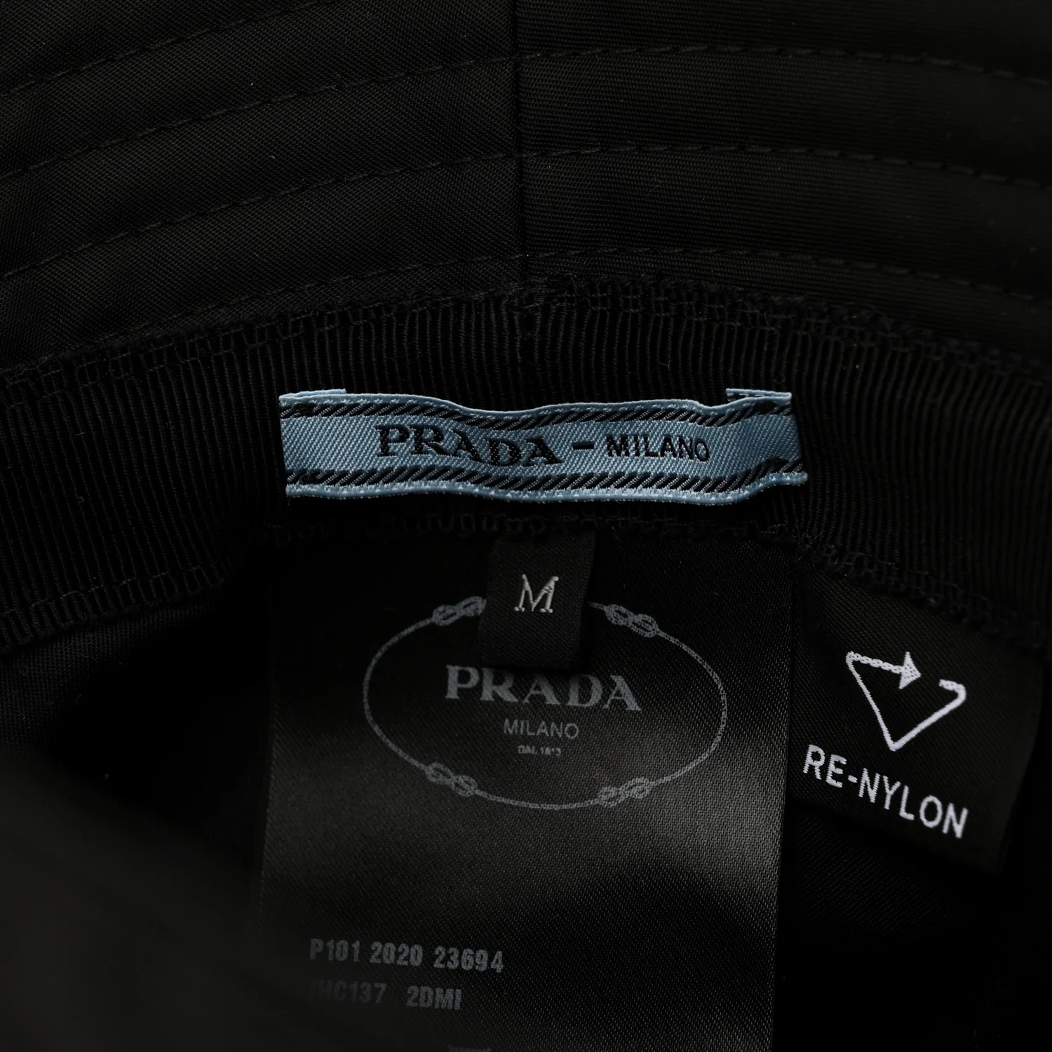 Re-Nylon Metal Triangle Logo Womens Bucket Hat M Black - Image 8