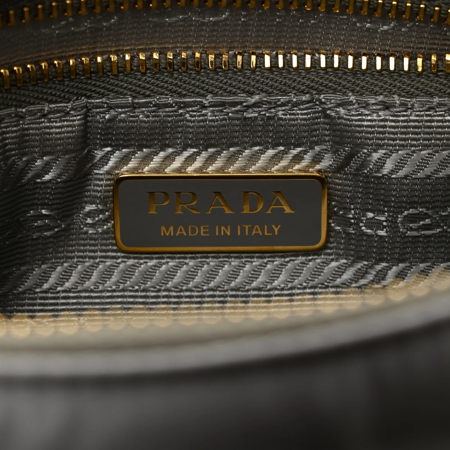 Re-Nylon Saffiano Mini Re-Edition 2005 Bag Cloudy - Image 7