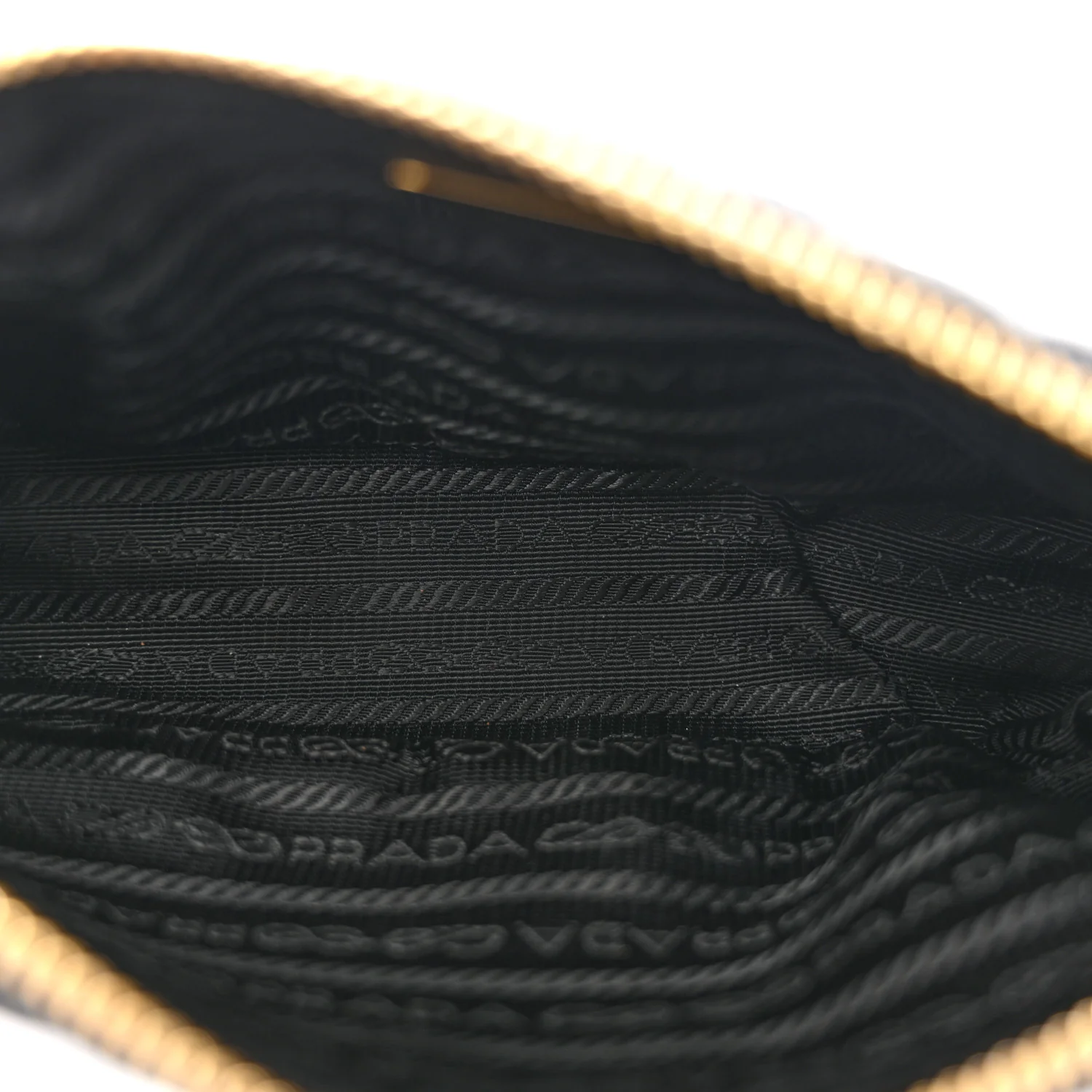 Re-Nylon Spazzolato Re-Edition 2002 Shoulder Bag Black - Image 5