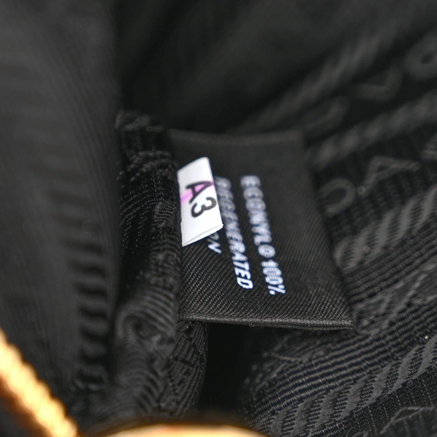 Re-Nylon Spazzolato Re-Edition 2002 Shoulder Bag Black - Image 7