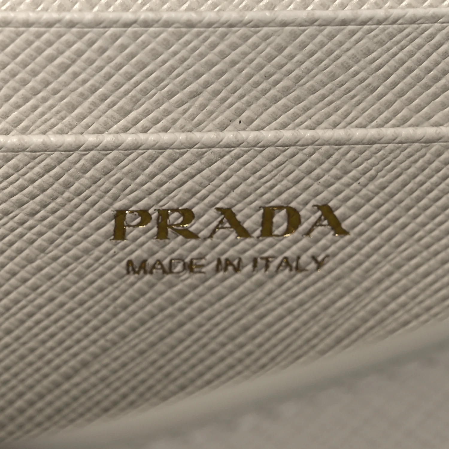 Saffiano Card Holder With Chain Talco - Image 6