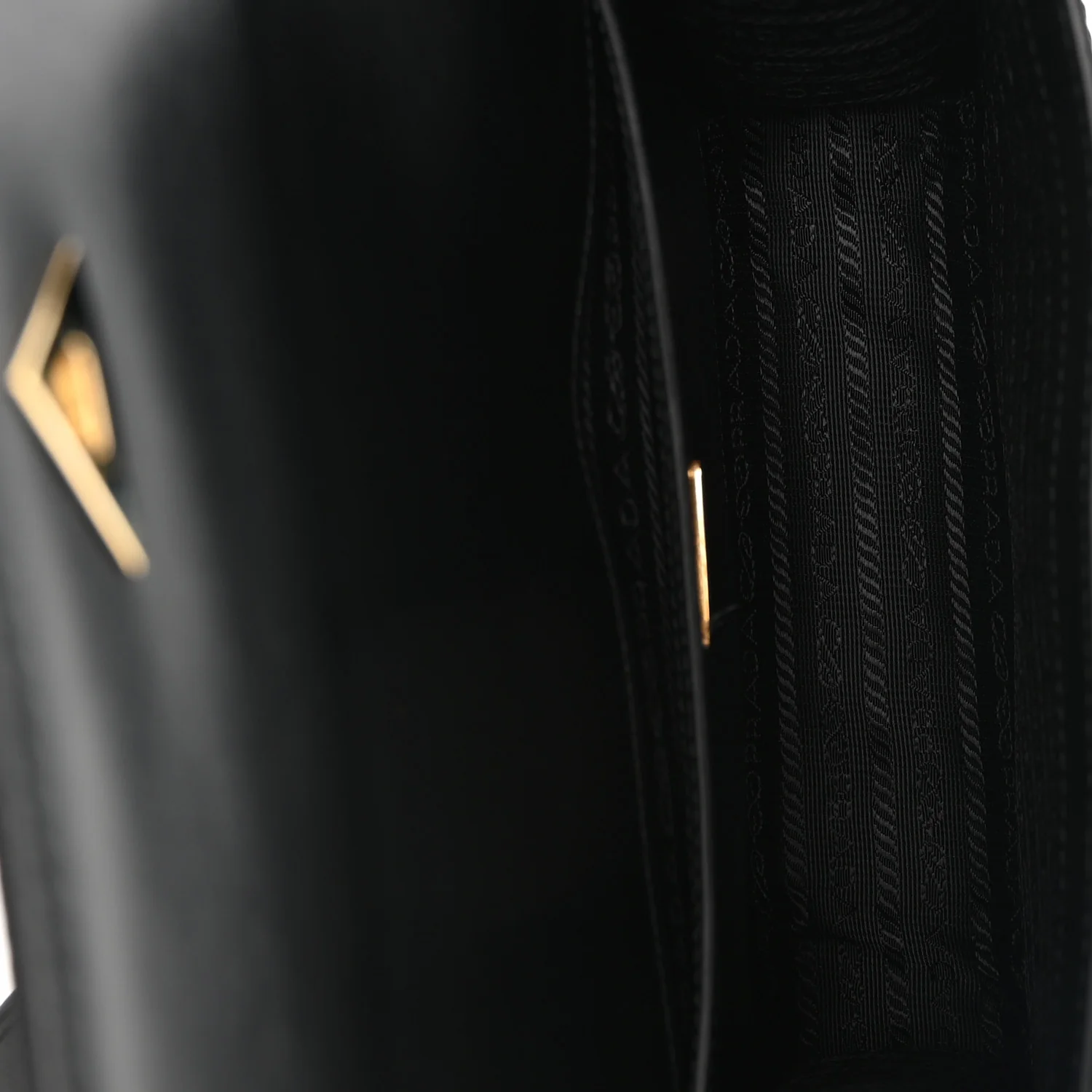 Saffiano Cuir Triangle Embleme Flap Shoulder Bag Black - Image 4