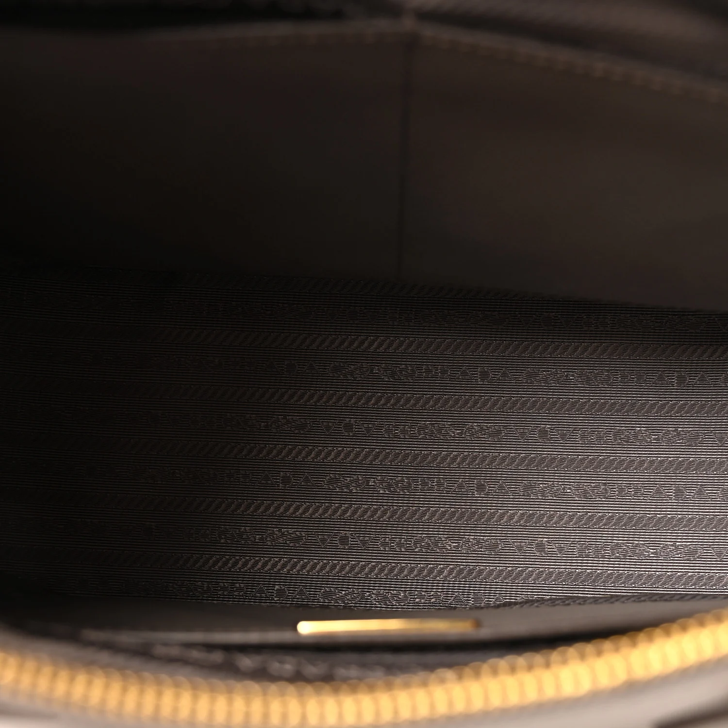 Saffiano Lux Large Galleria Double Zip Tote Argilla - Image 5