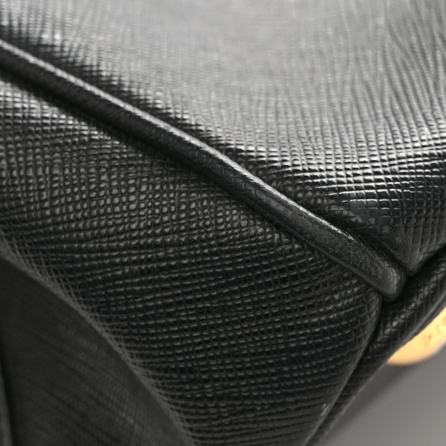 Saffiano Lux Medium Galleria Double Zip Tote Black - Image 17