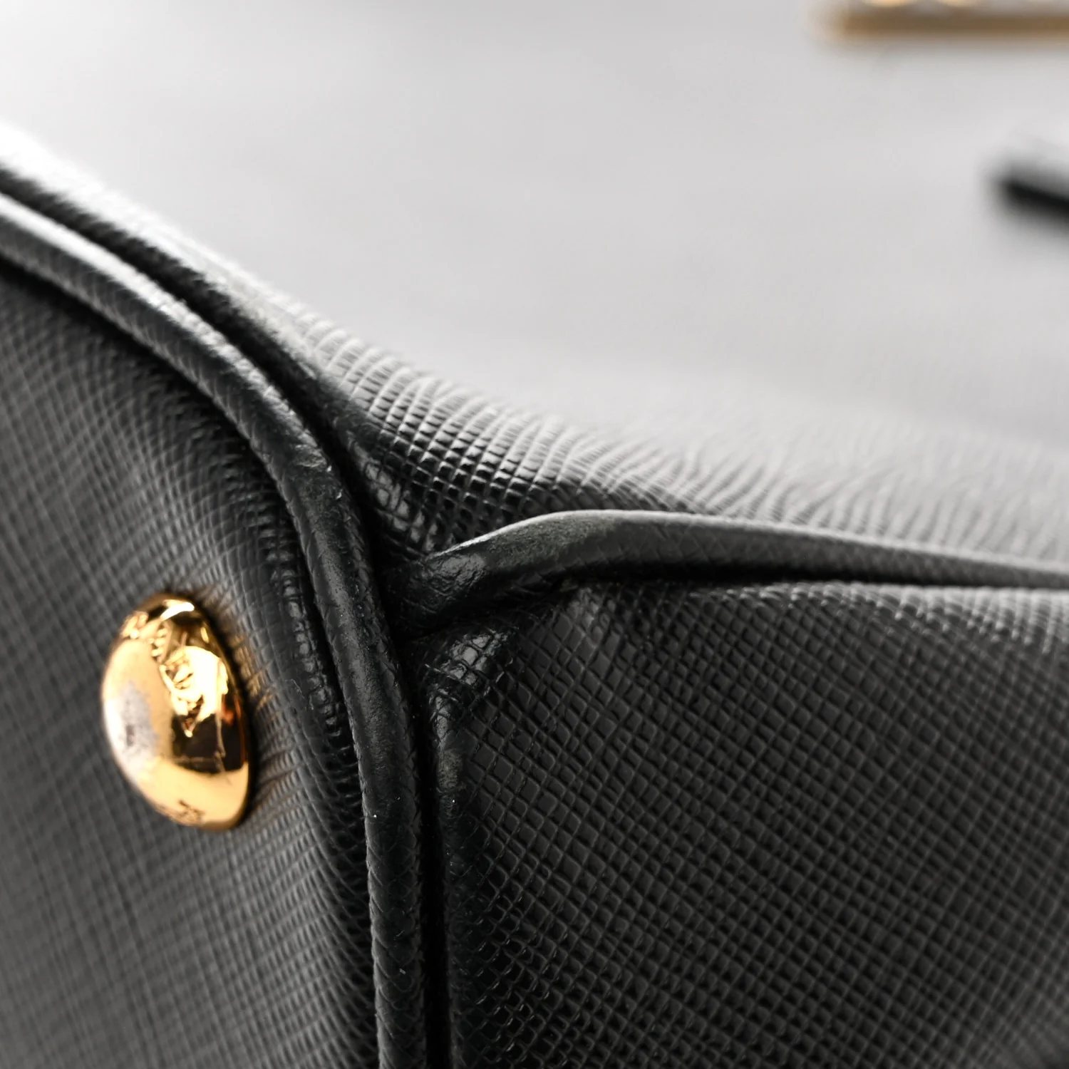 Saffiano Lux Medium Galleria Double Zip Tote Black - Image 18