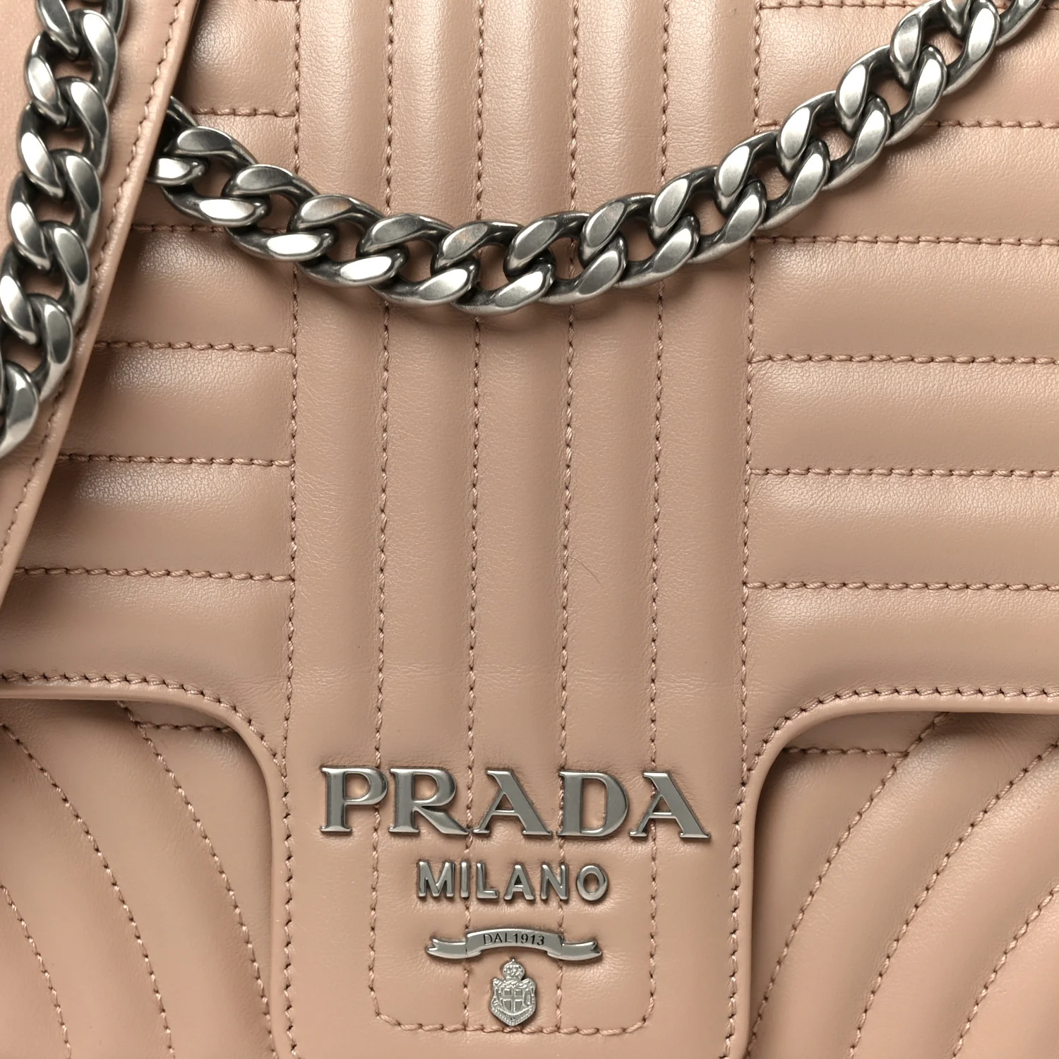 Soft Calfskin Impunture Diagramme Medium Chain Flap Shoulder Bag Cipria - Image 8