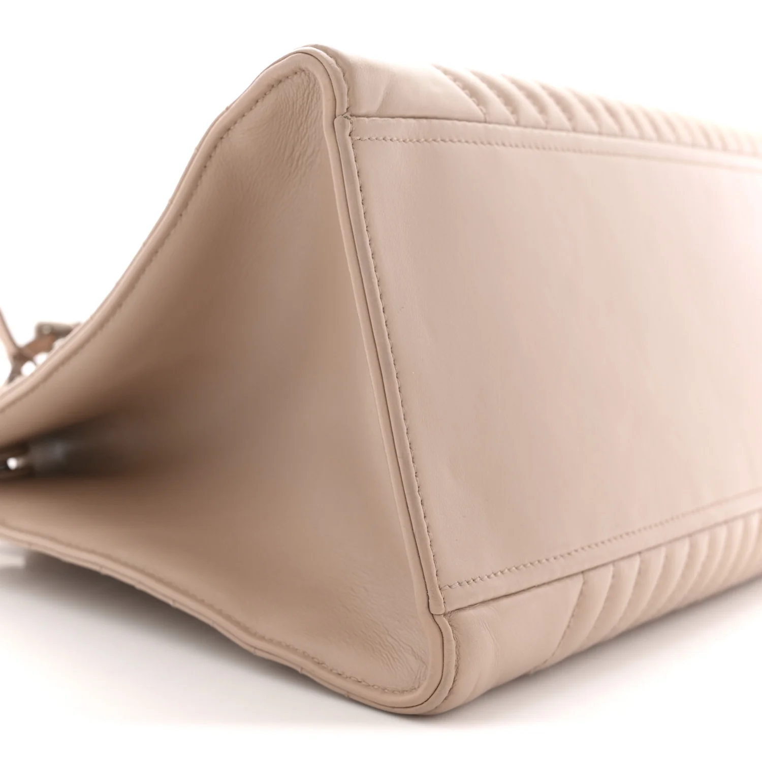 Soft Calfskin Impunture Diagramme Tote Cipria - Image 9
