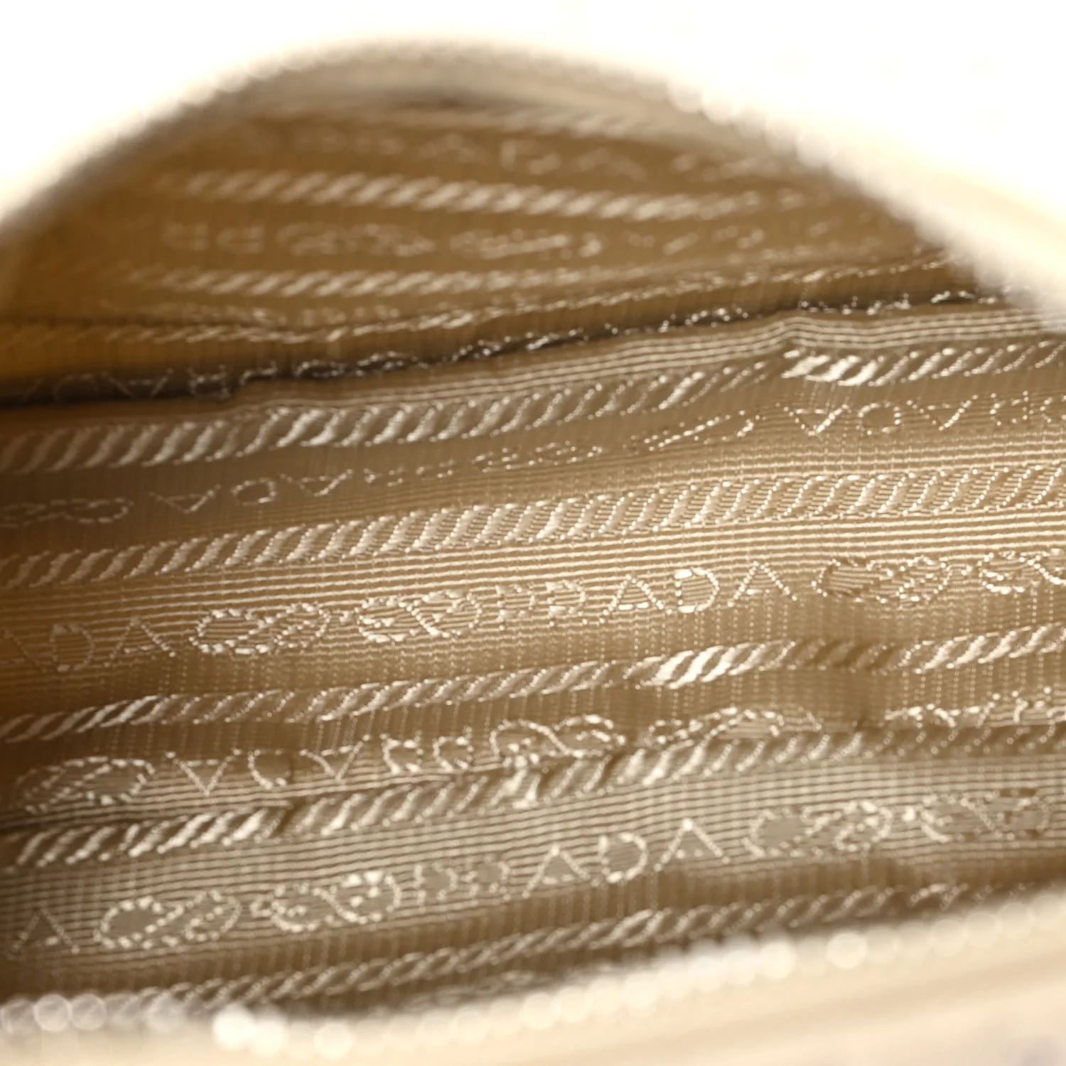 Tessuto Nylon Studded Mini Re-Edition Bag Deserto - Image 5