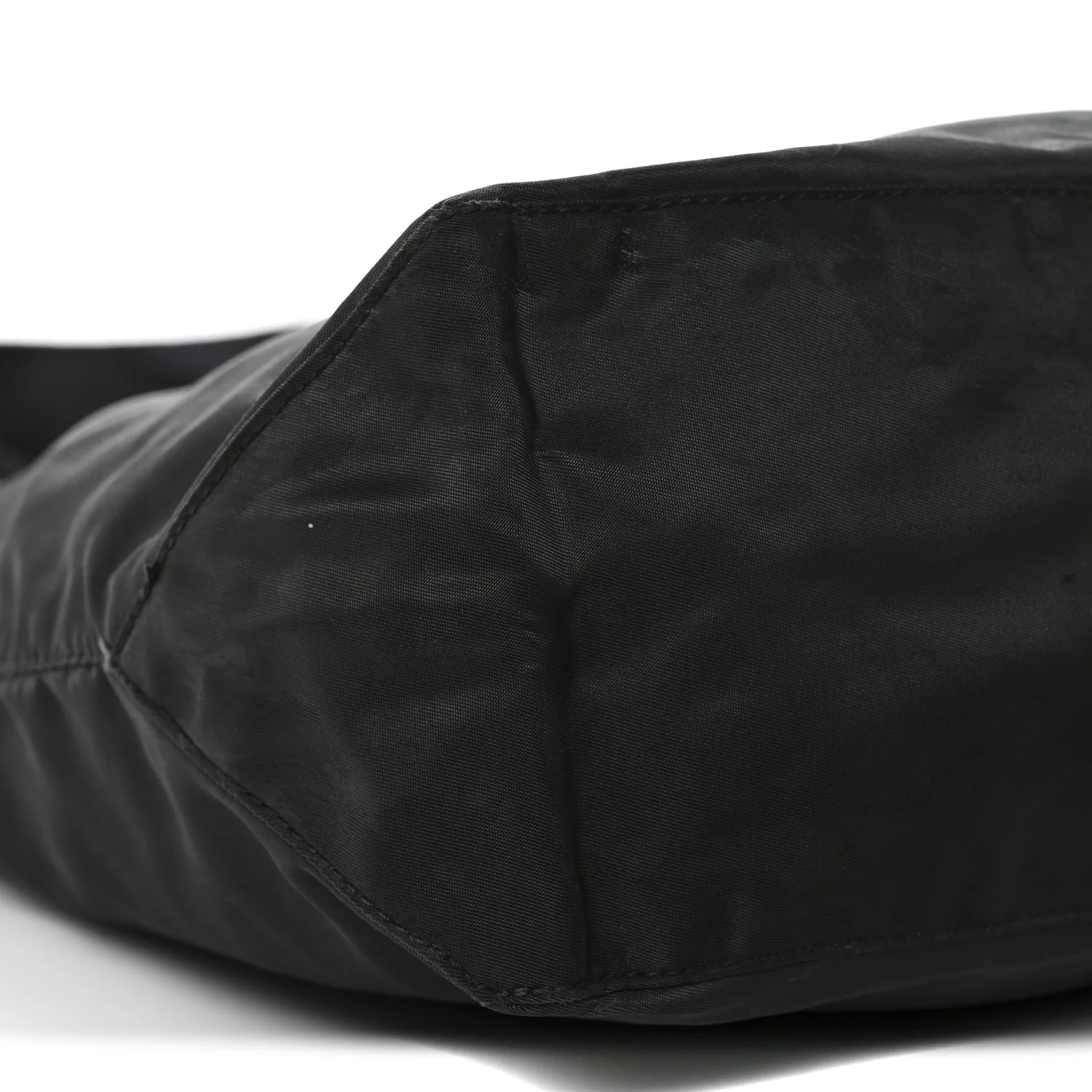 Tessuto Nylon Triangle Tote Mimetico Black - Image 9