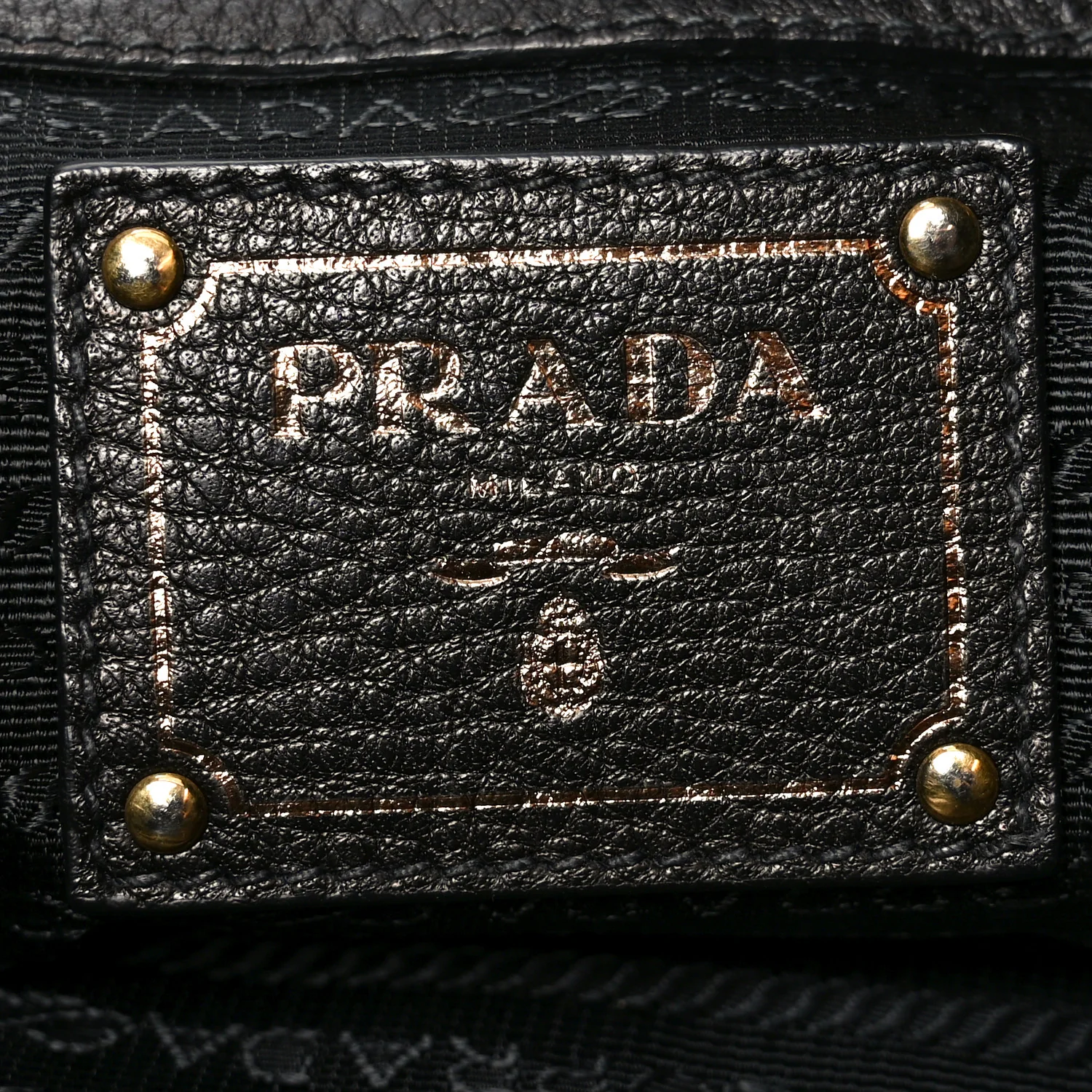 Vitello Daino Pushlock Tote Black - Image 10