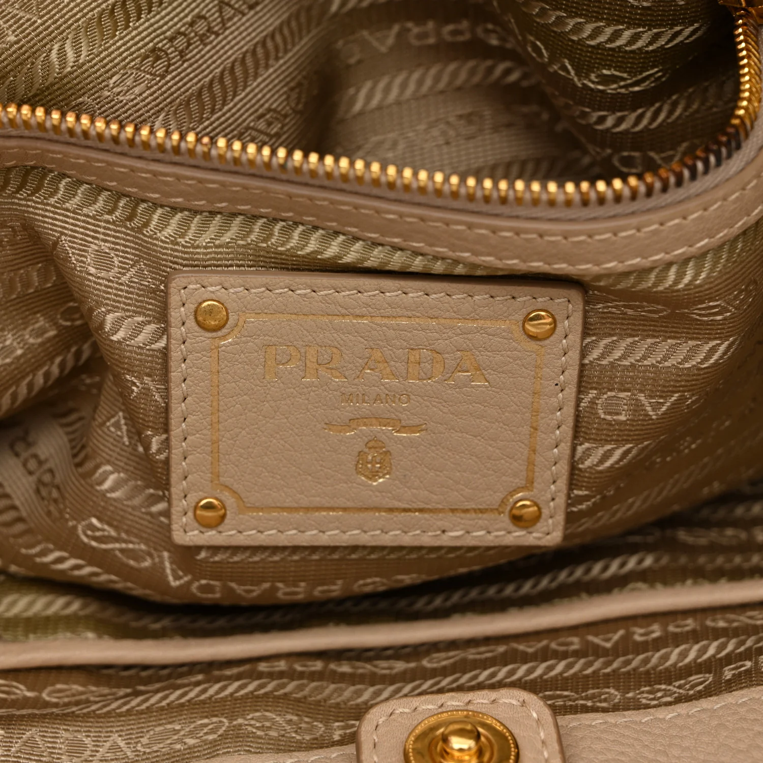 Vitello Daino Side Pocket Hobo Sabbia - Image 6
