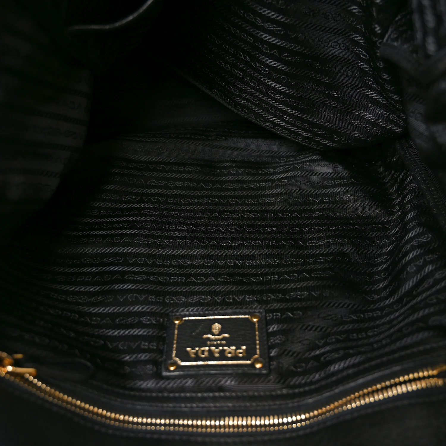 Vitello Daino Tote Black - Image 8