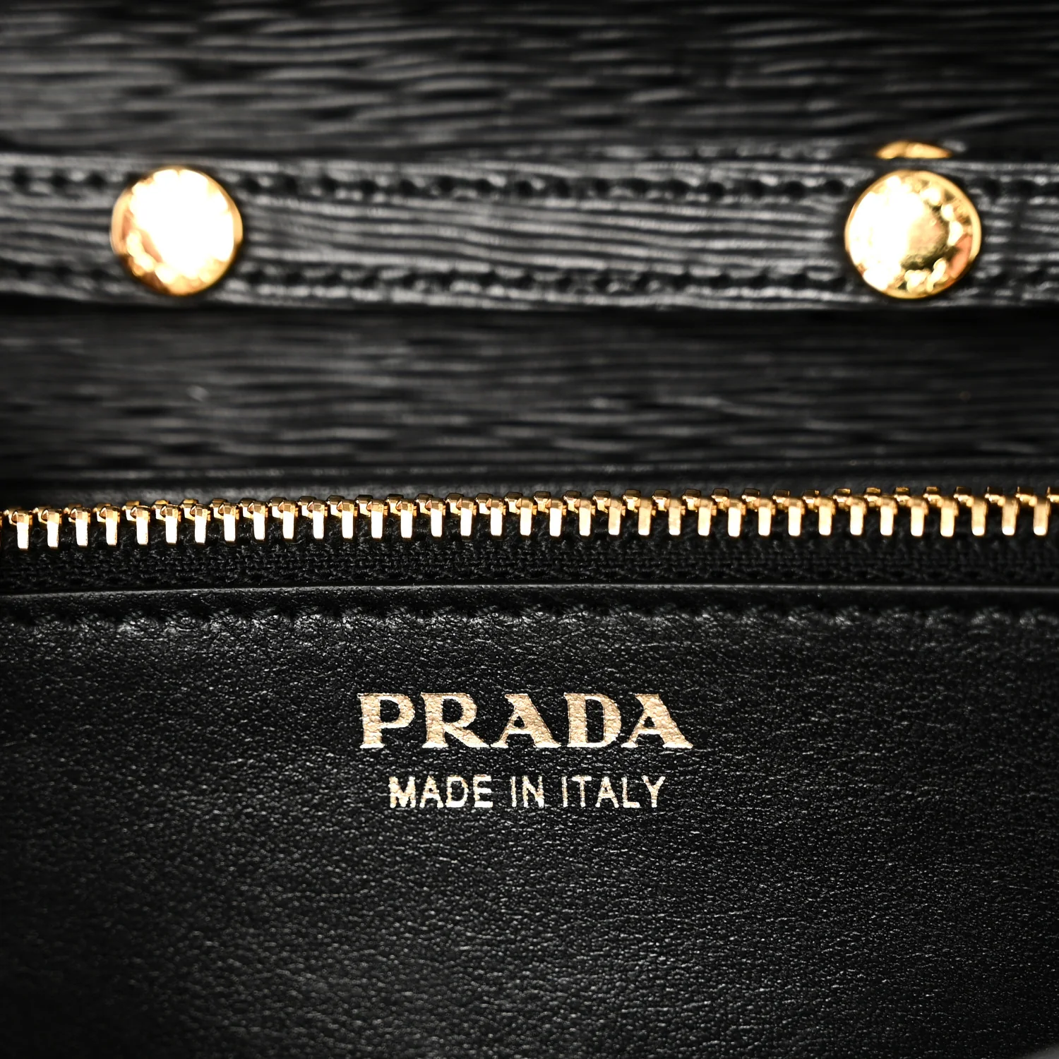 Vitello Move Metal Oro Chain Wallet Black - Image 7