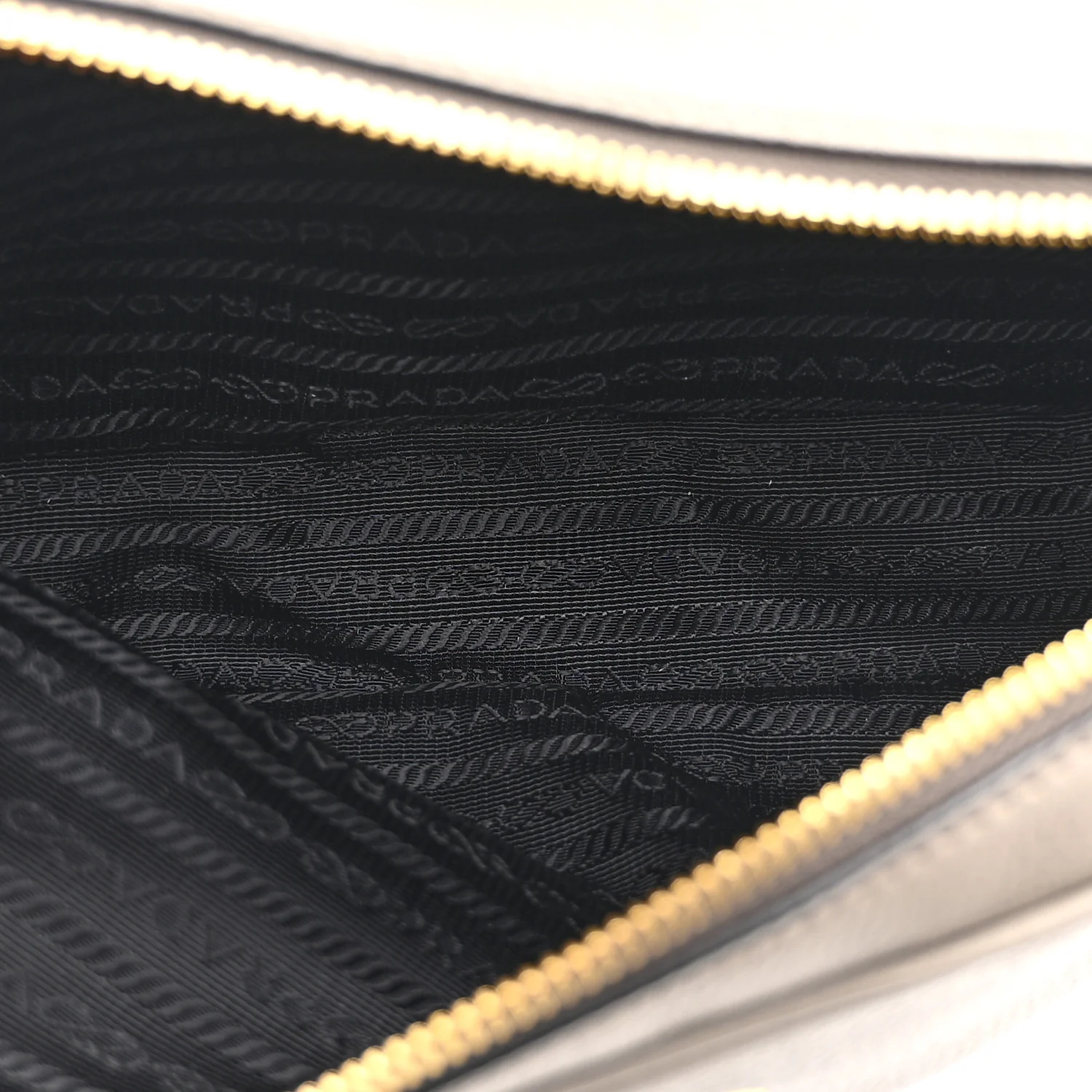 Vitello Phenix Camera Bag Argilla - Image 6