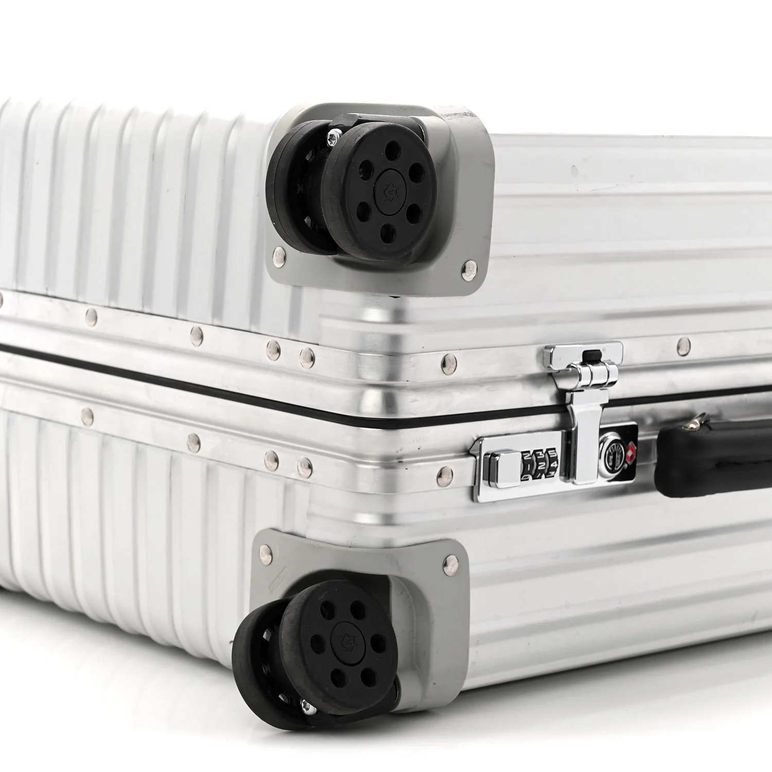 Aluminum Classic Cabin Silver - Image 9