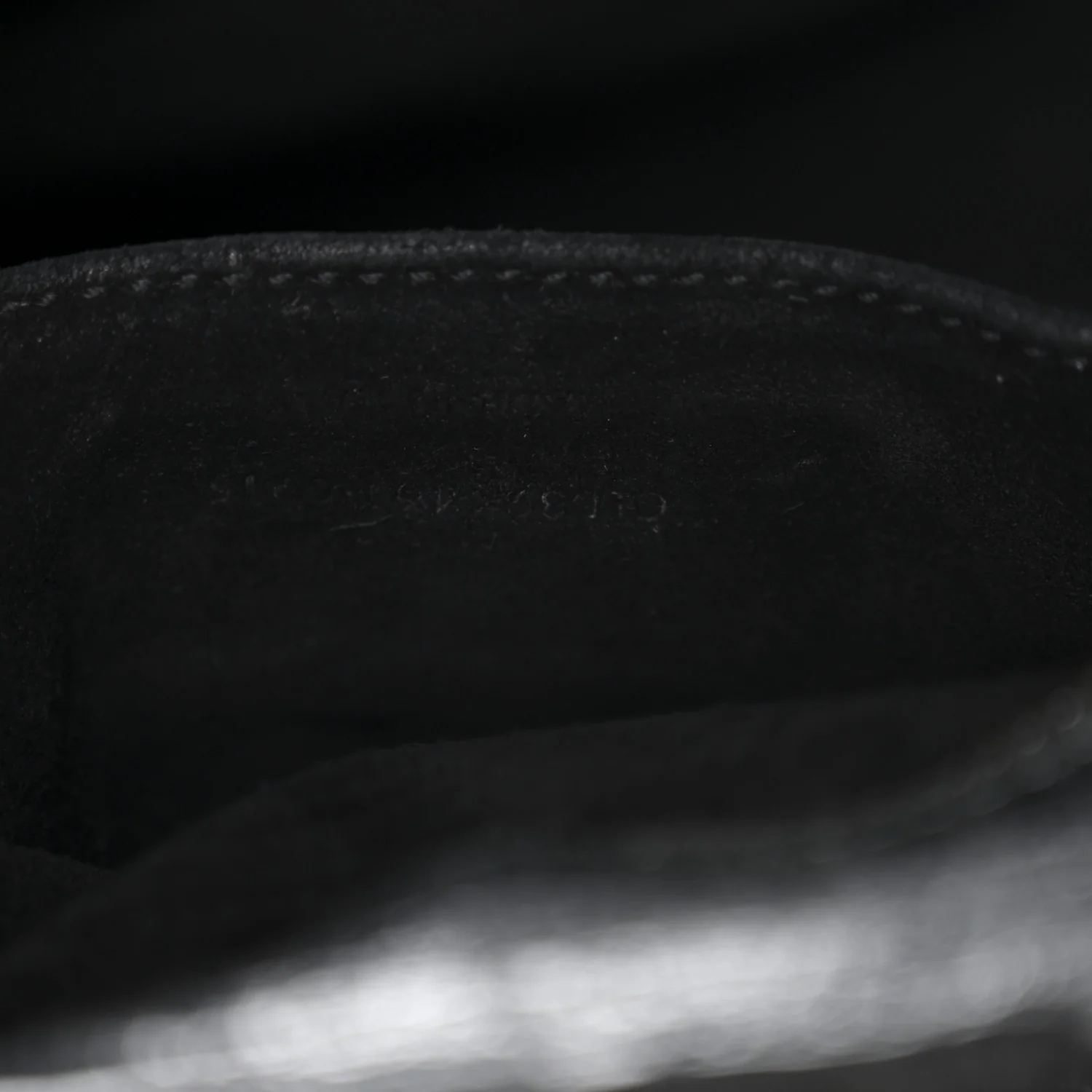 Calfskin Crocodile Embossed Small Monogram Cabas Black - Image 7