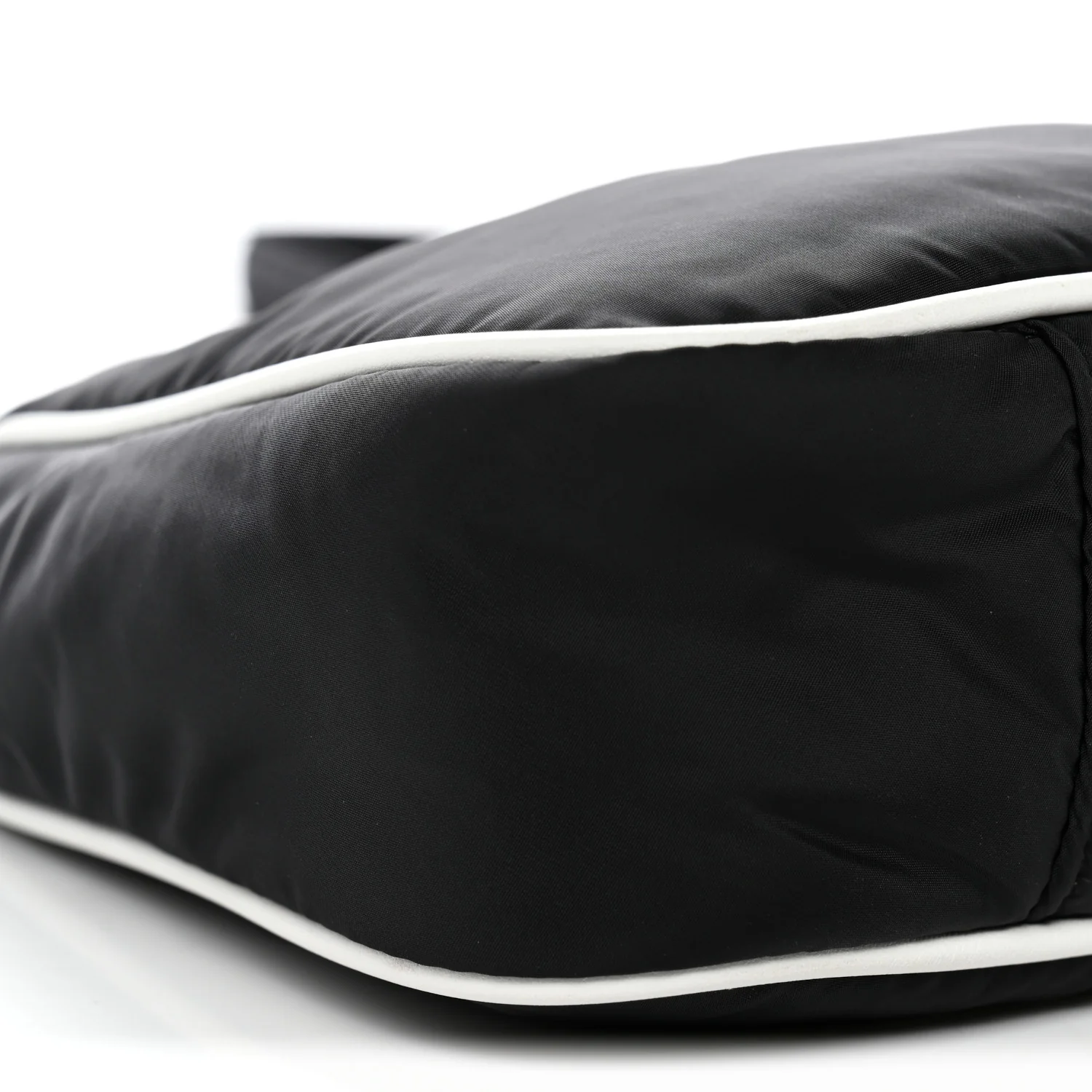 Econyl Nylon Le 5 A 7 Hobo Black White - Image 9