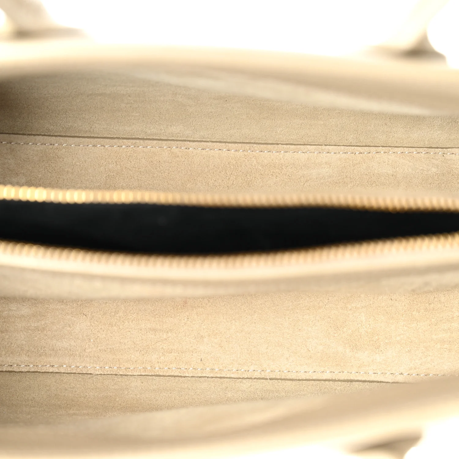 Grained Calfskin Baby Supple Sac De Jour Sea Salt - Image 5