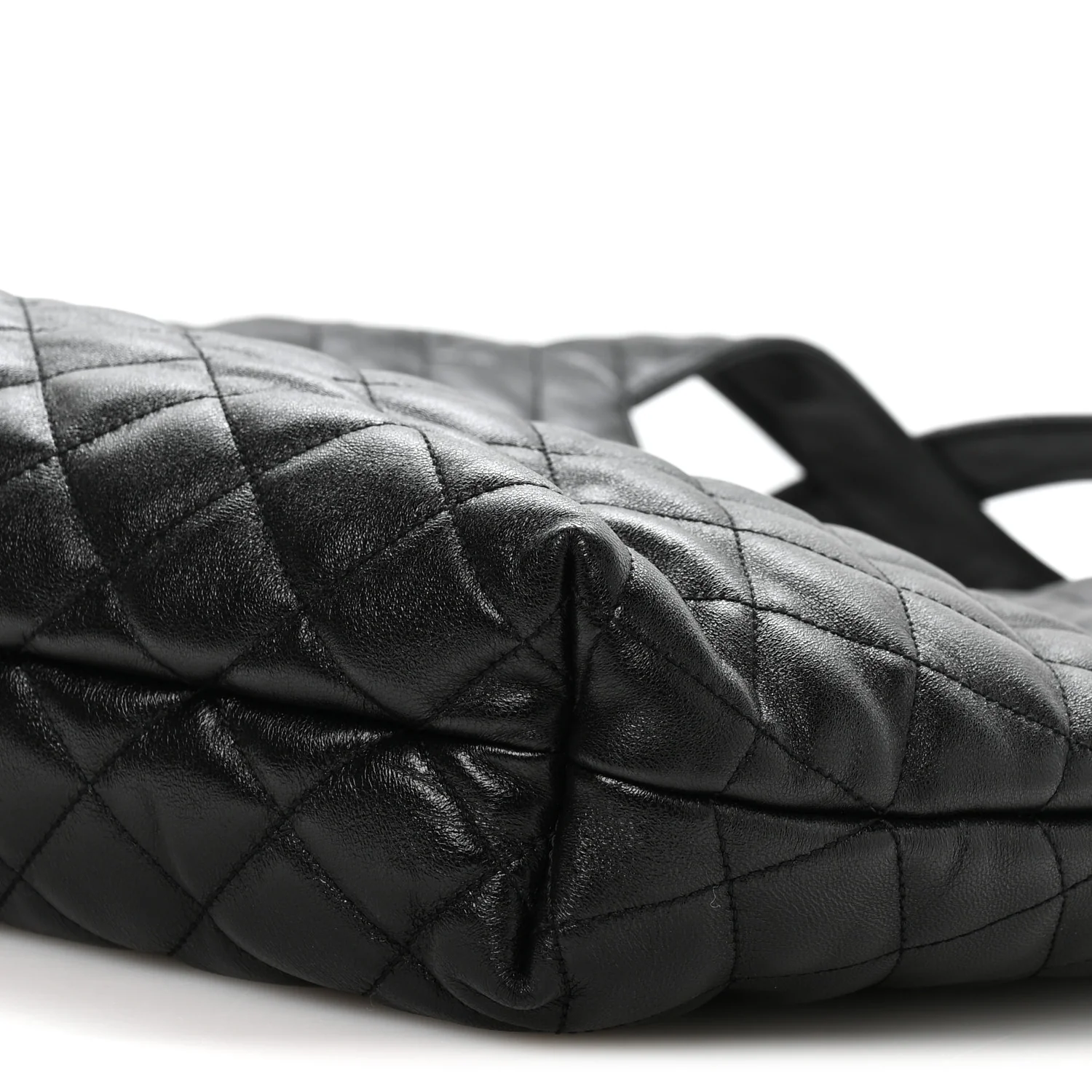 Lambskin Quilted Maxi Icare Shopping Tote Black - Image 10