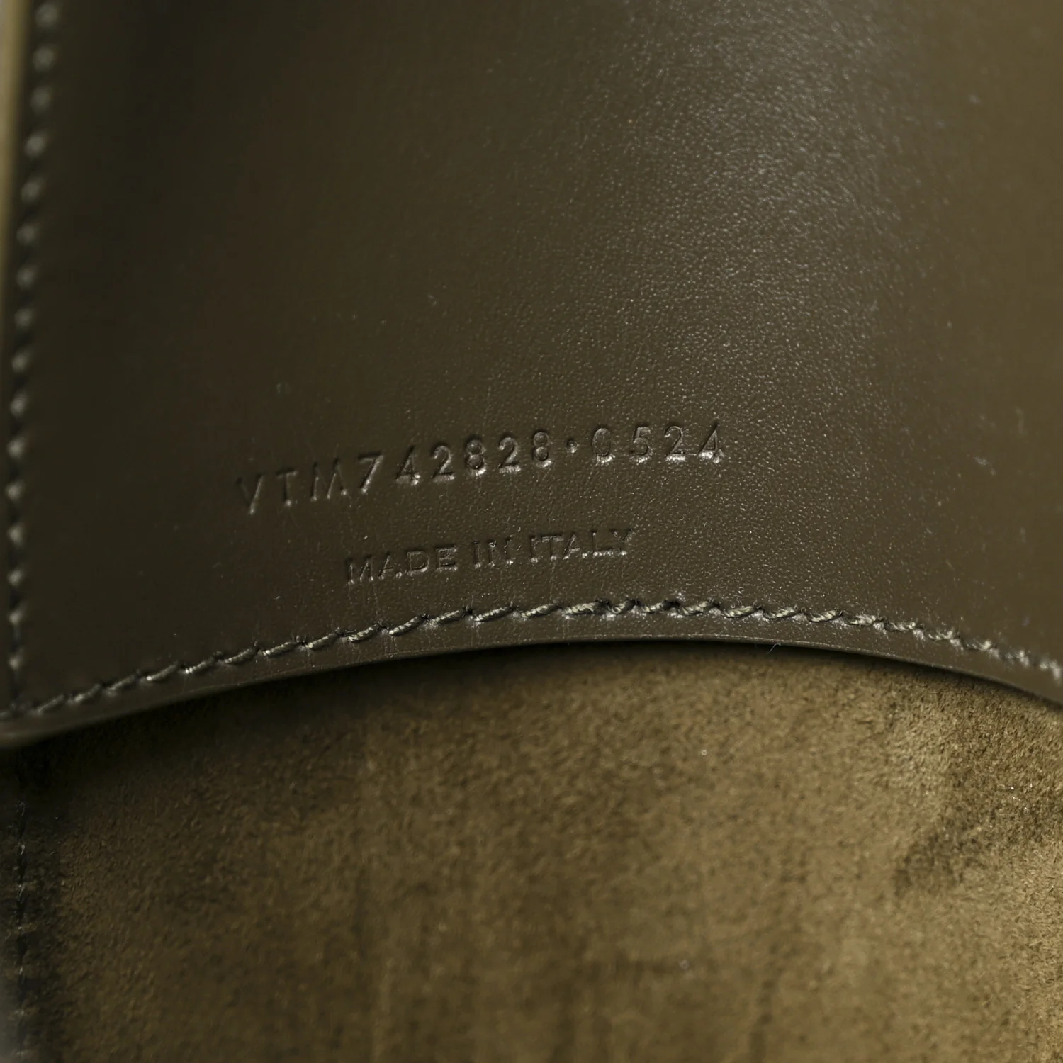 Shiny Calfskin Le 37 Bucket Bag Deep Musk - Image 8