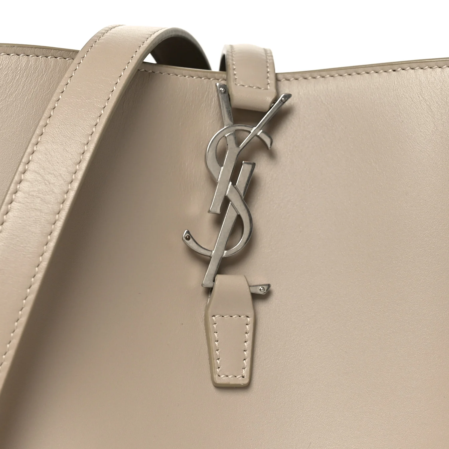 Shiny Calfskin Le 37 Small Bucket Bag Sea Salt - Image 8