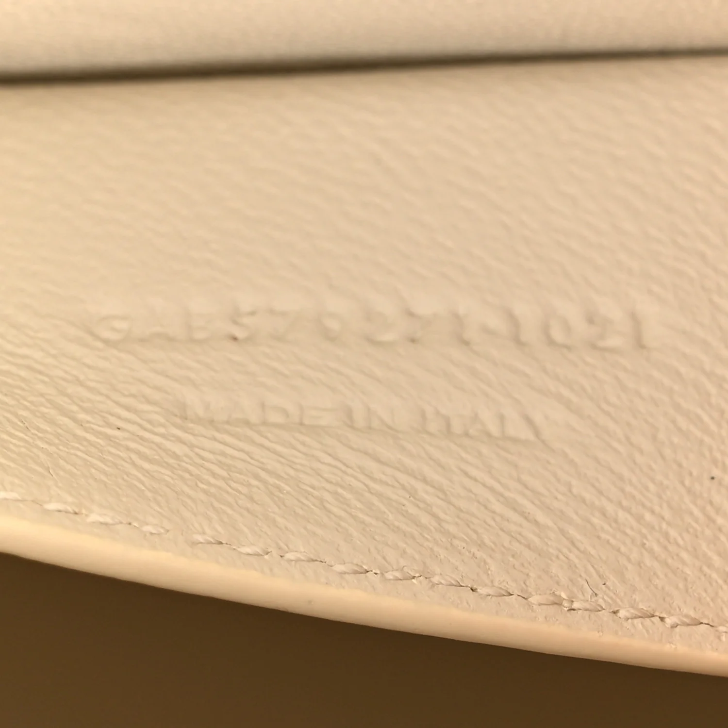 Smooth Calfskin Manhattan Shoulder Bag Crema Soft - Image 6