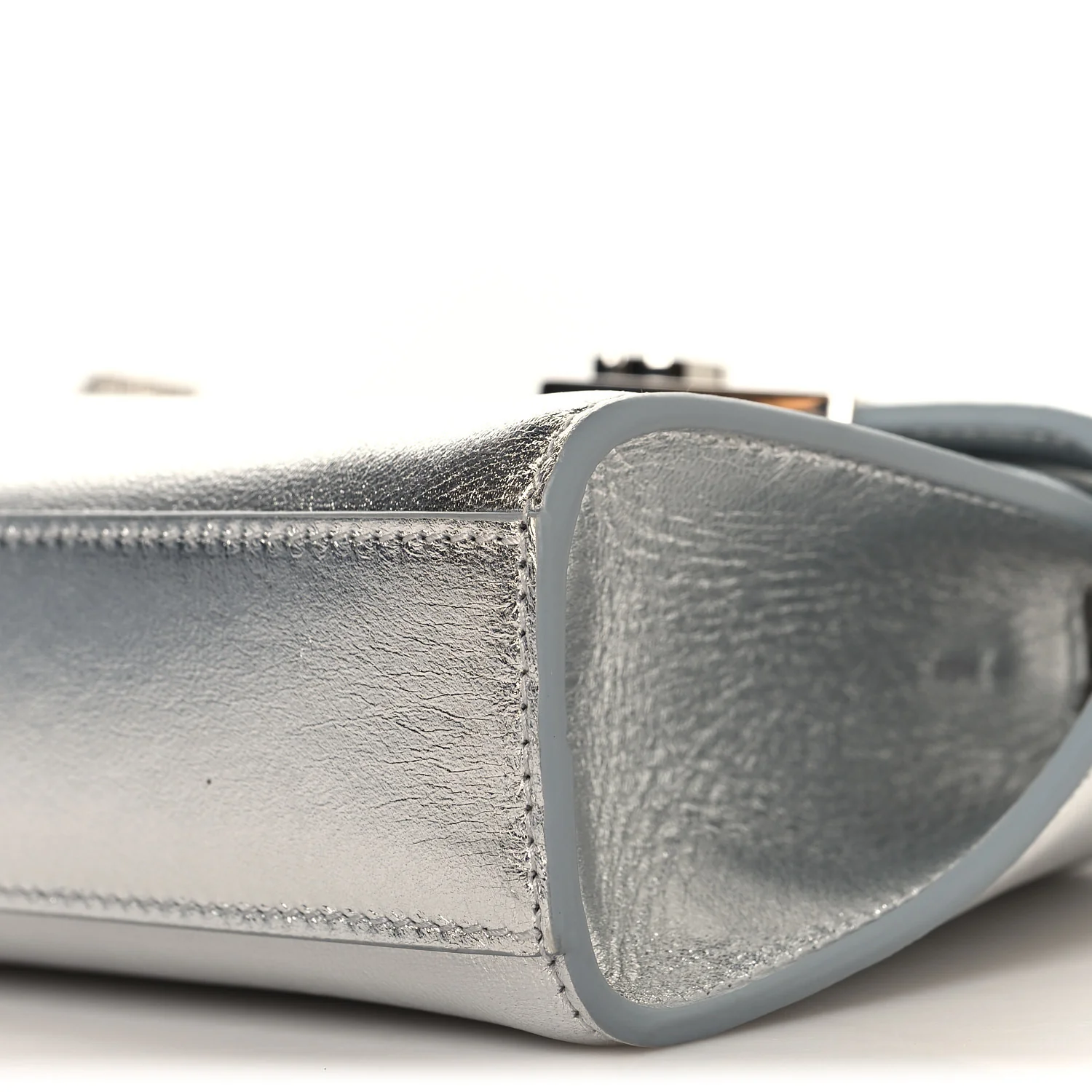 Metallic Lambskin Mini Hug Crossbody Bag Argento - Image 9