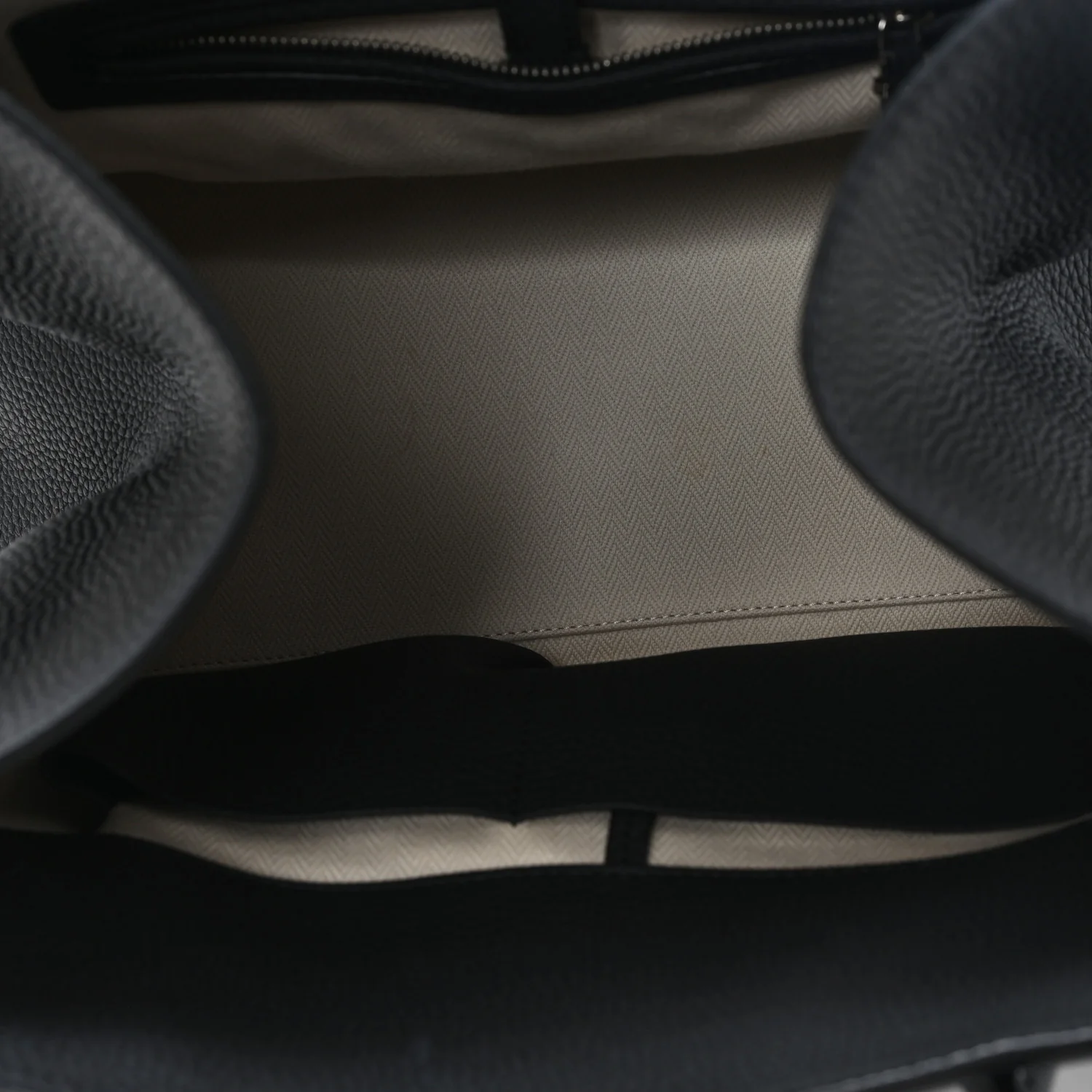 Matte Grained Calfskin Soft Margaux 15 Black - Image 5