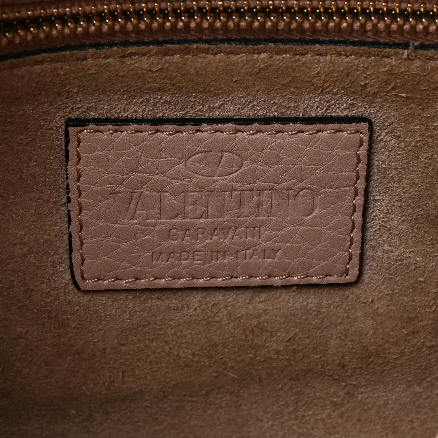 Pebbled Calfskin Medium Rockstud Top Handle Shoulder Bag Poudre - Image 6