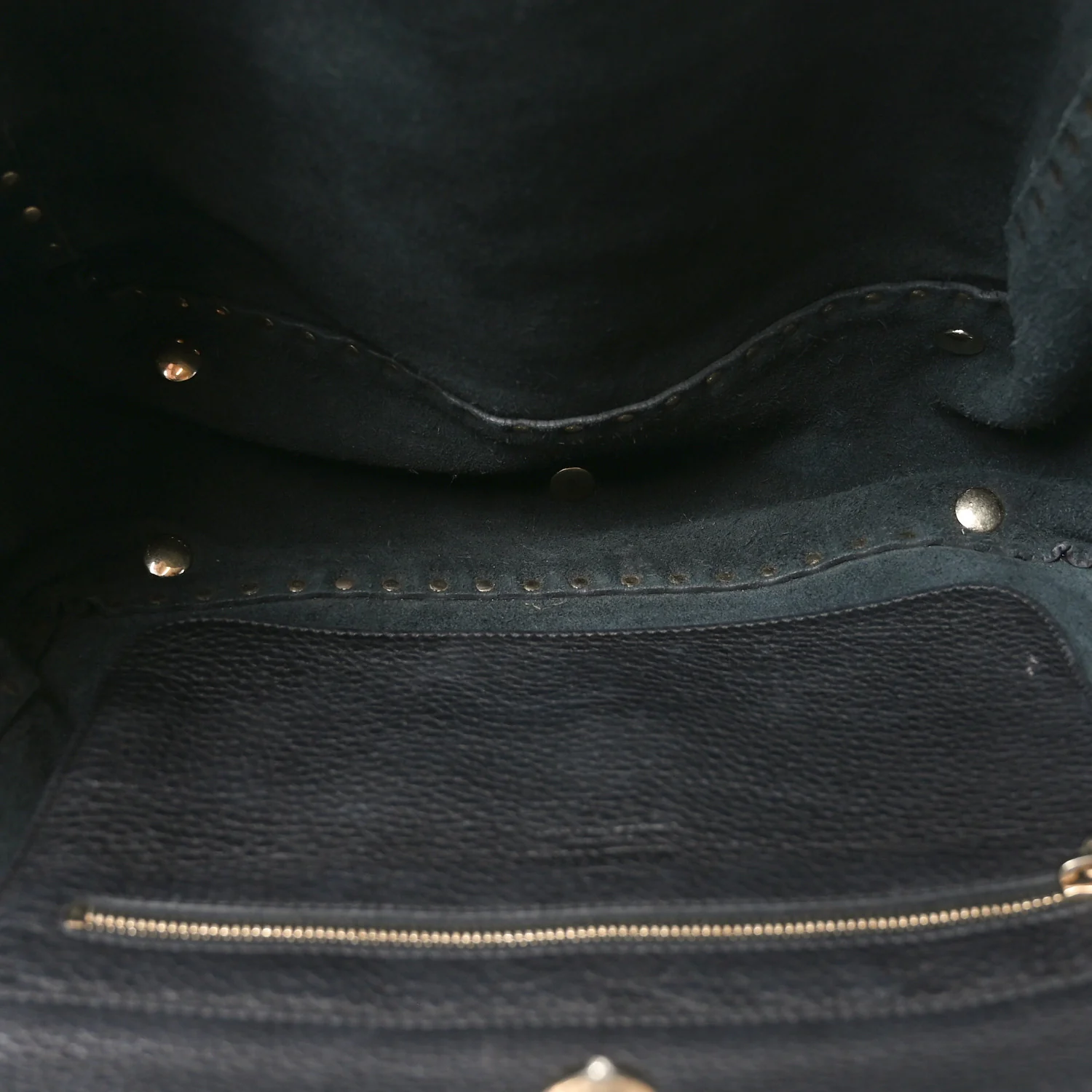 Pebbled Calfskin Medium Rockstud Tote Black - Image 5