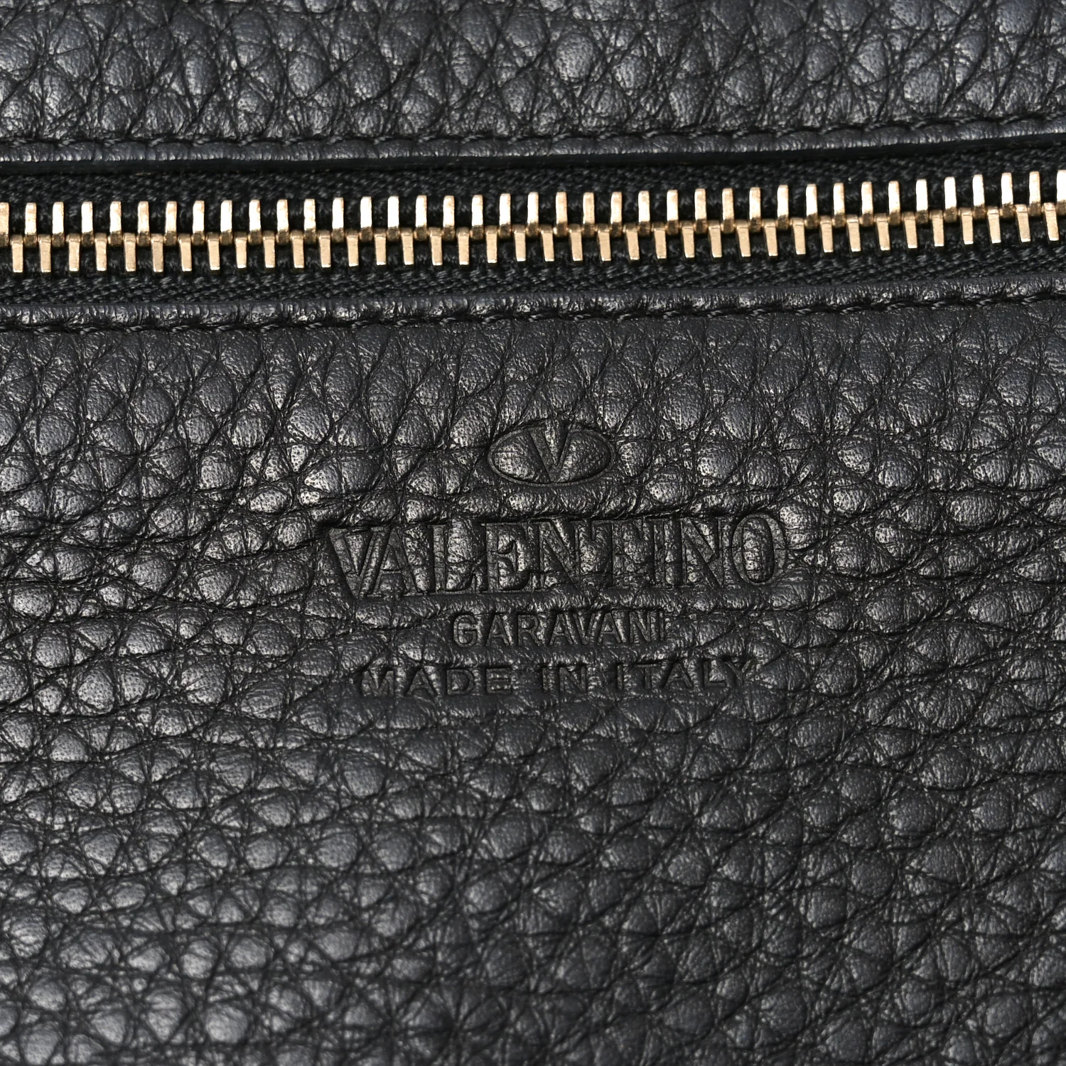 Pebbled Calfskin Medium Rockstud Tote Black - Image 6