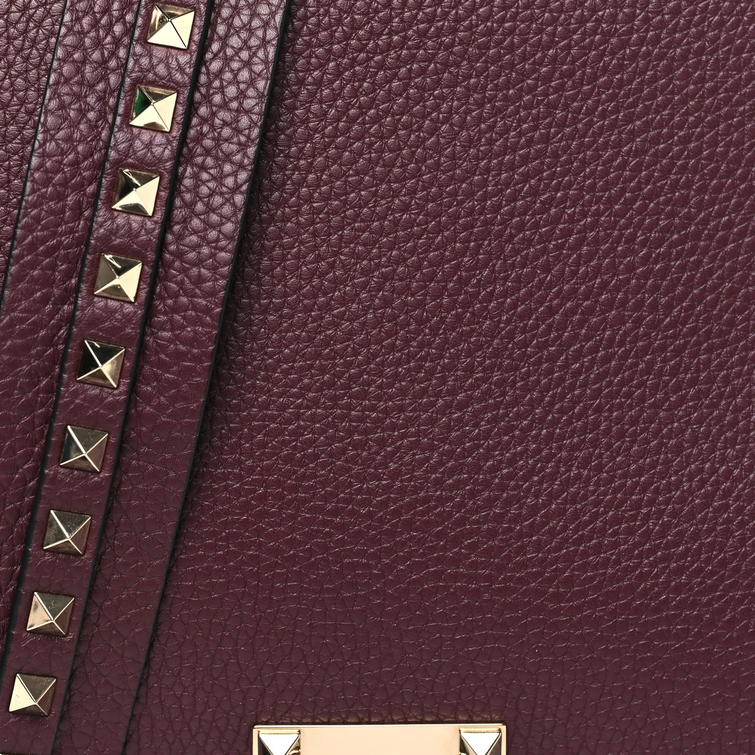 Pebbled Calfskin Rockstud Crossbody Saddle Bag Rubin - Image 7