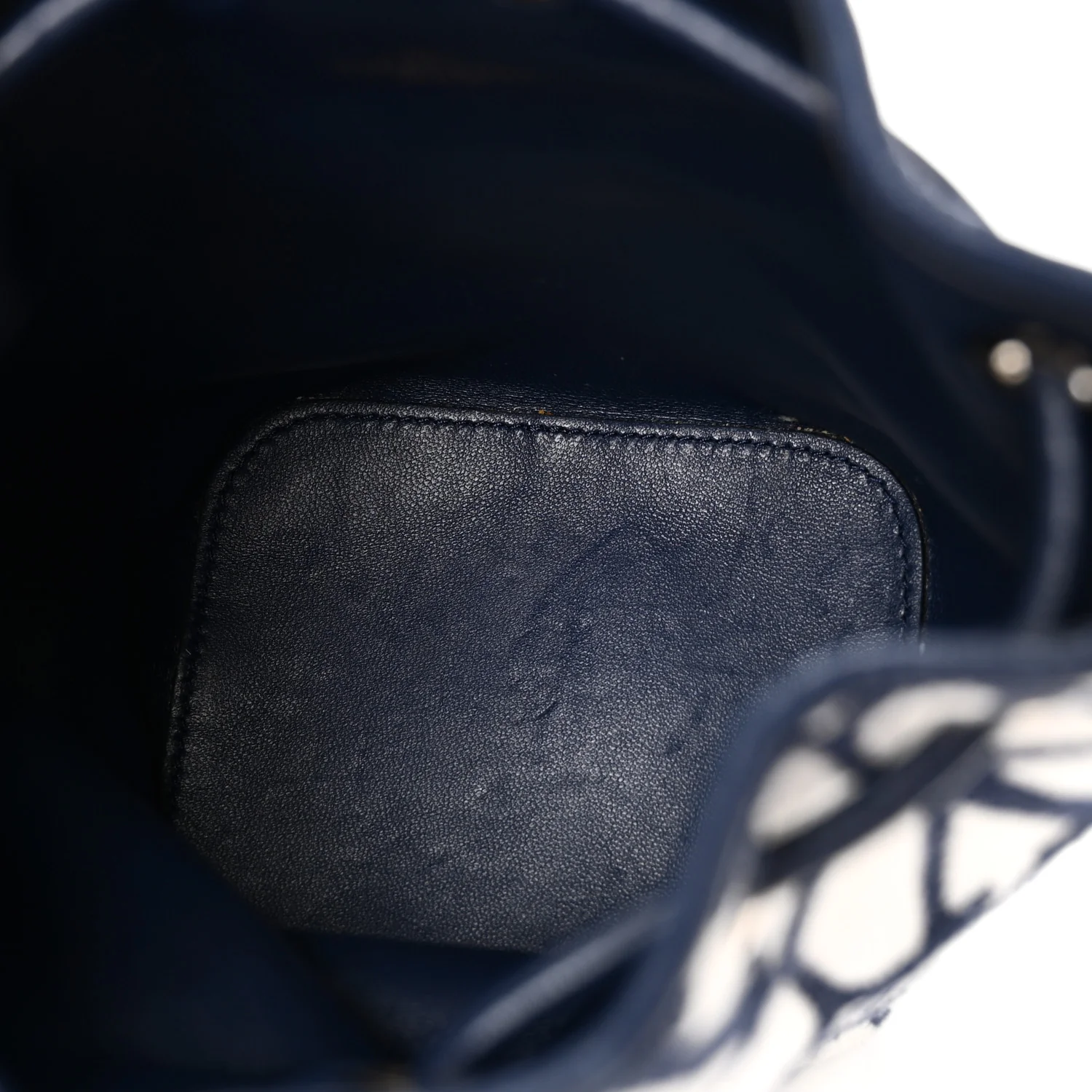 Toile Iconographe Nappa Mini Vlogo Signature Bucket Bag White Worker - Image 5